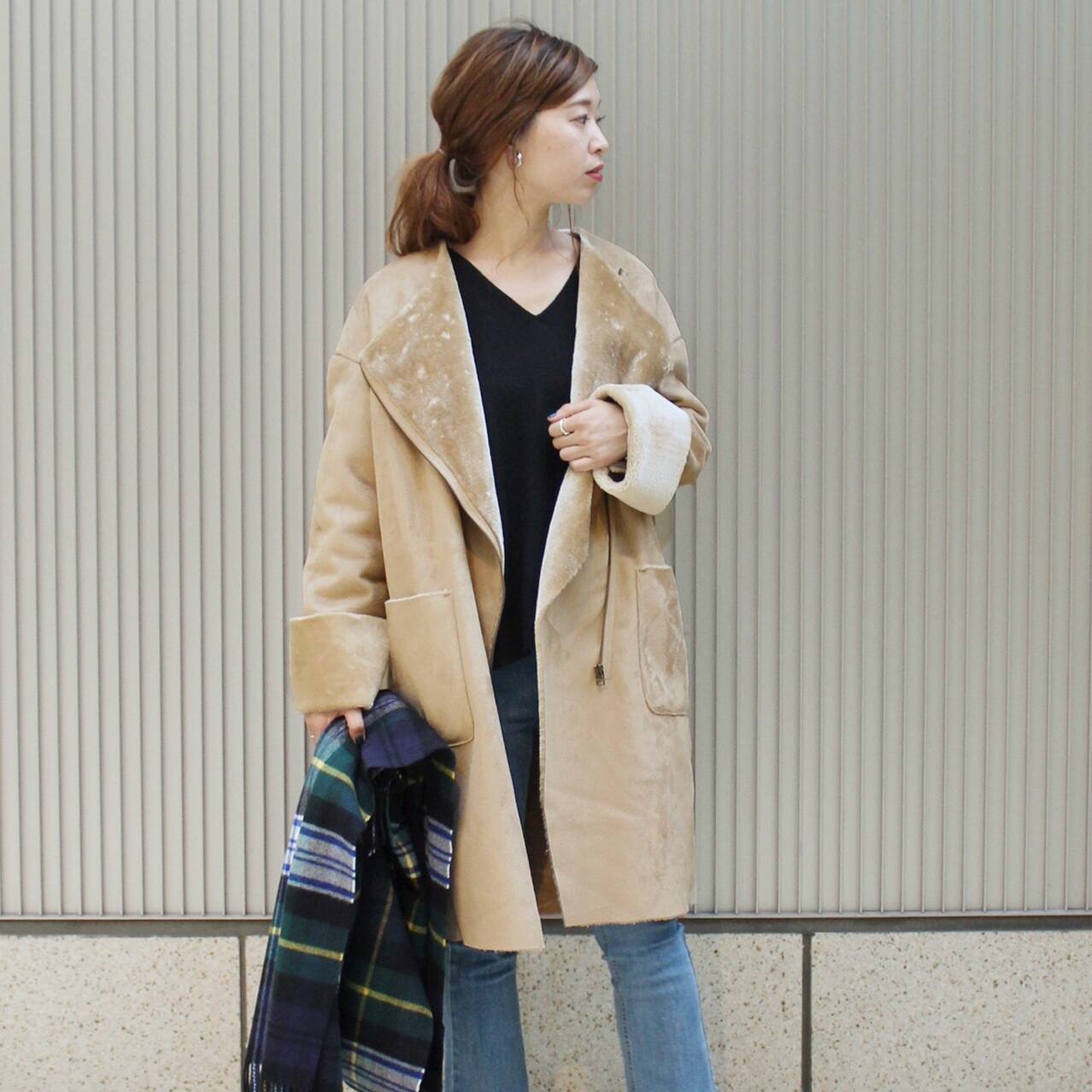 黒コート グレータートル デニム