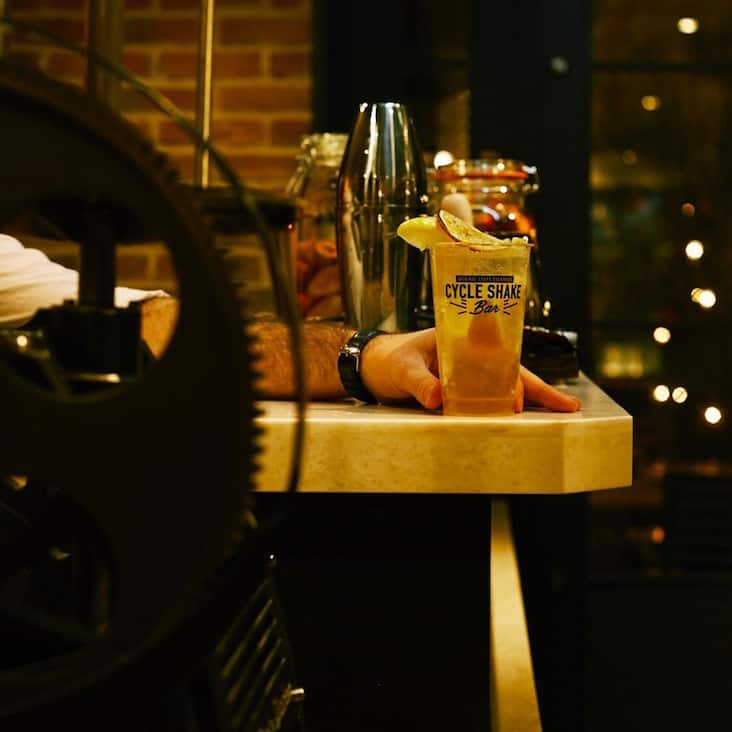 J.S.BURGERS CAFE CYCLE SHAKE BAR 新宿店 かき氷 カクテル 登場