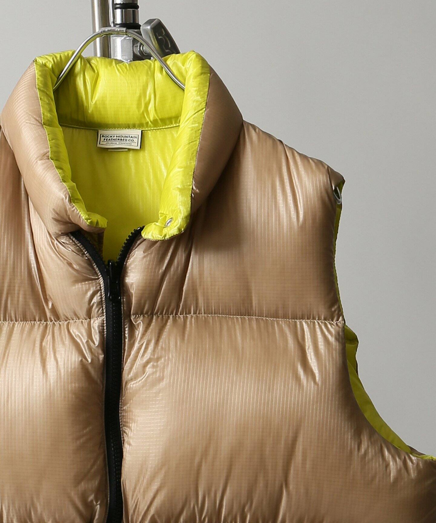 ROCKY MOUNTAIN FEATHERBED×JS リバーシブルダウンベスト（ダウン 