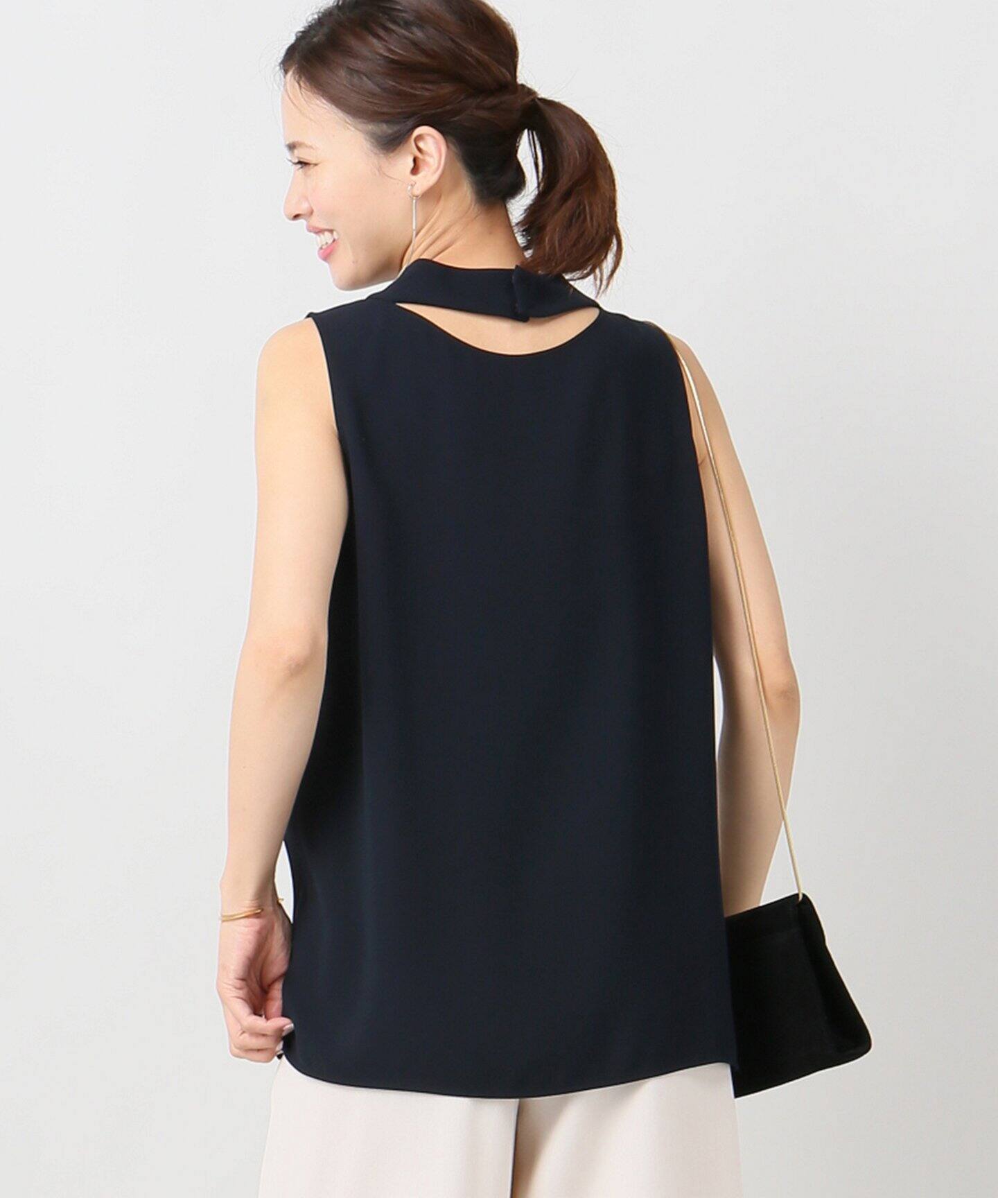 ネイビー | 【NOBLE ノーブル】ハイネックサイドスリットブラウス | B.C STOCK