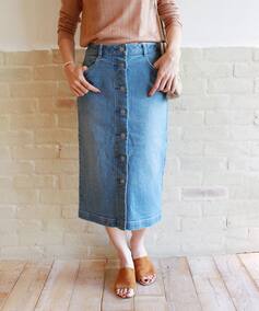 FRAMeWORK
  フロントボタン デニムスカート◆
  ¥19,440税込¥5,832税込70%OFF