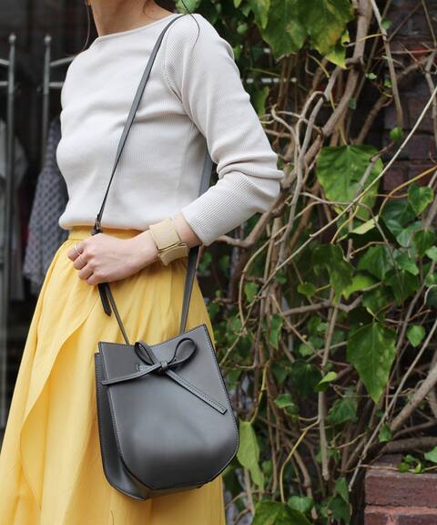 スクエアリボンショルダーbag B C Stock ベーセーストック 公式のファッション通販 Baycrew S Store