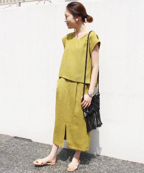 人気のファッショントレンド 最高かつ最も包括的なブラウス スカート セットアップ