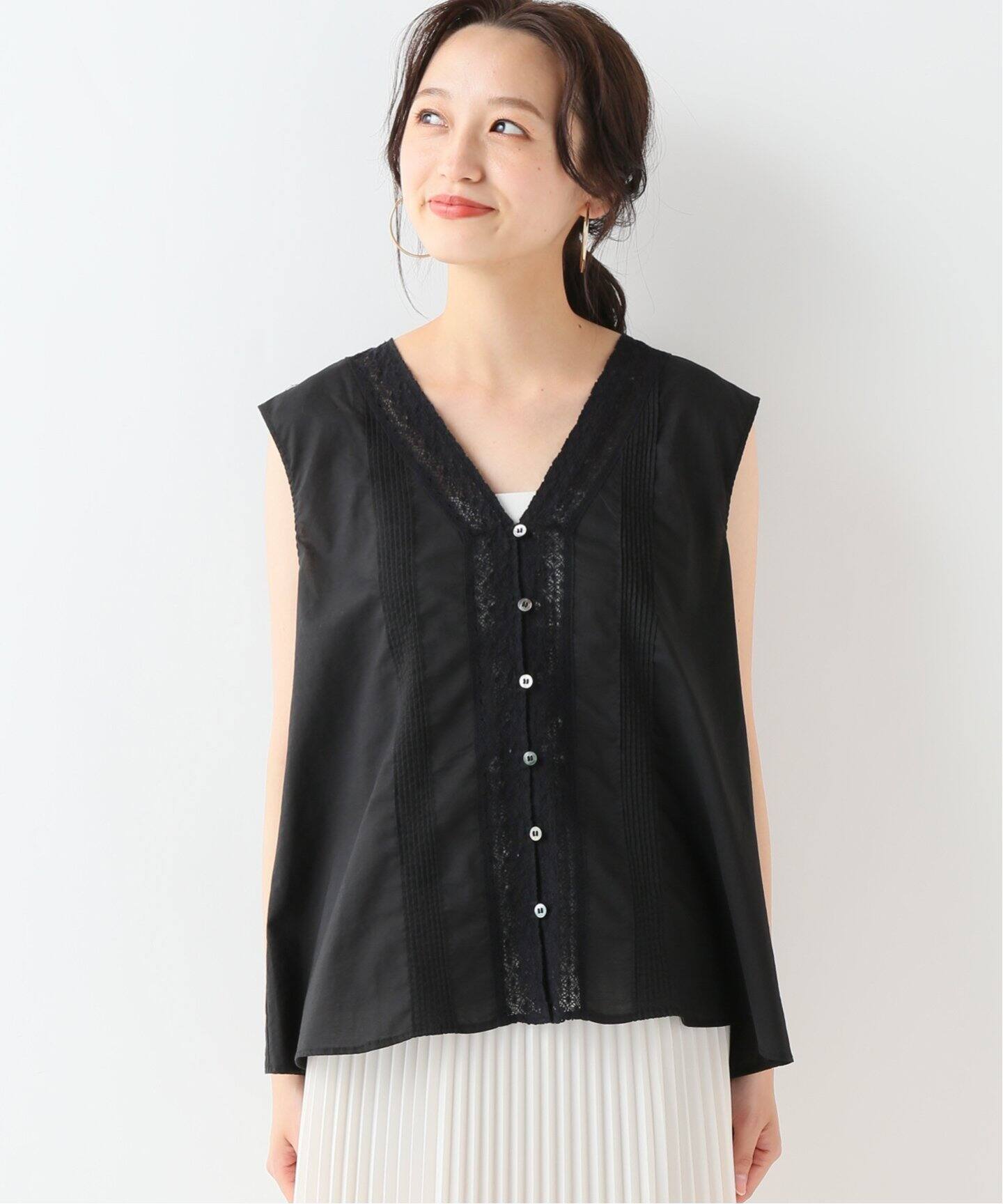 超熱 ❤︎美品❤︎ スローブイエナ Vネック ノースリーブ ブラウス 40 ネイビー - シャツ/ブラウス(半袖/袖なし)