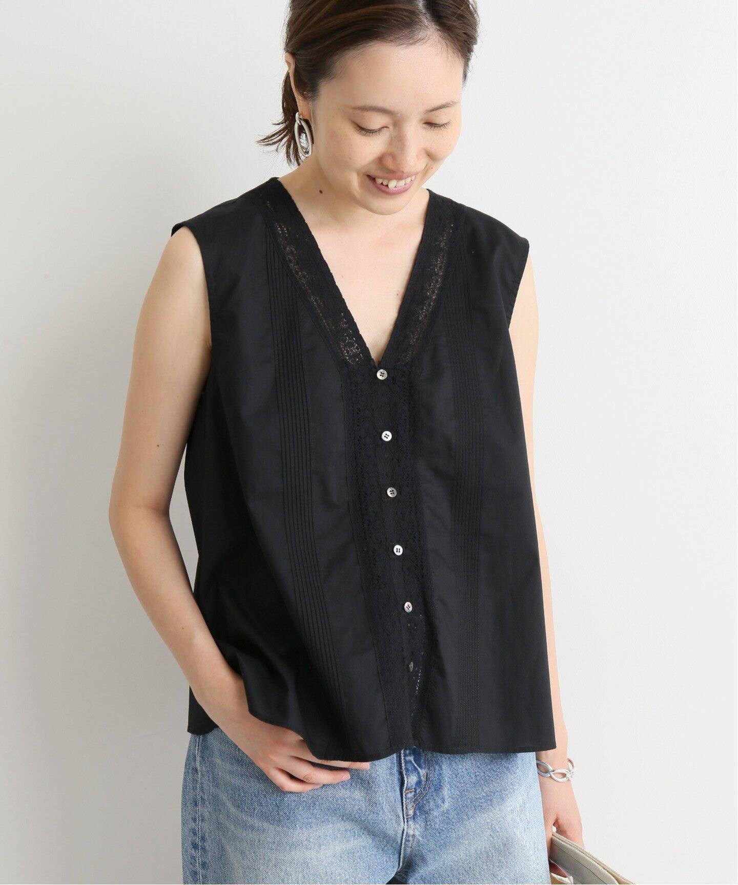 超熱 ❤︎美品❤︎ スローブイエナ Vネック ノースリーブ ブラウス 40 ネイビー - シャツ/ブラウス(半袖/袖なし)