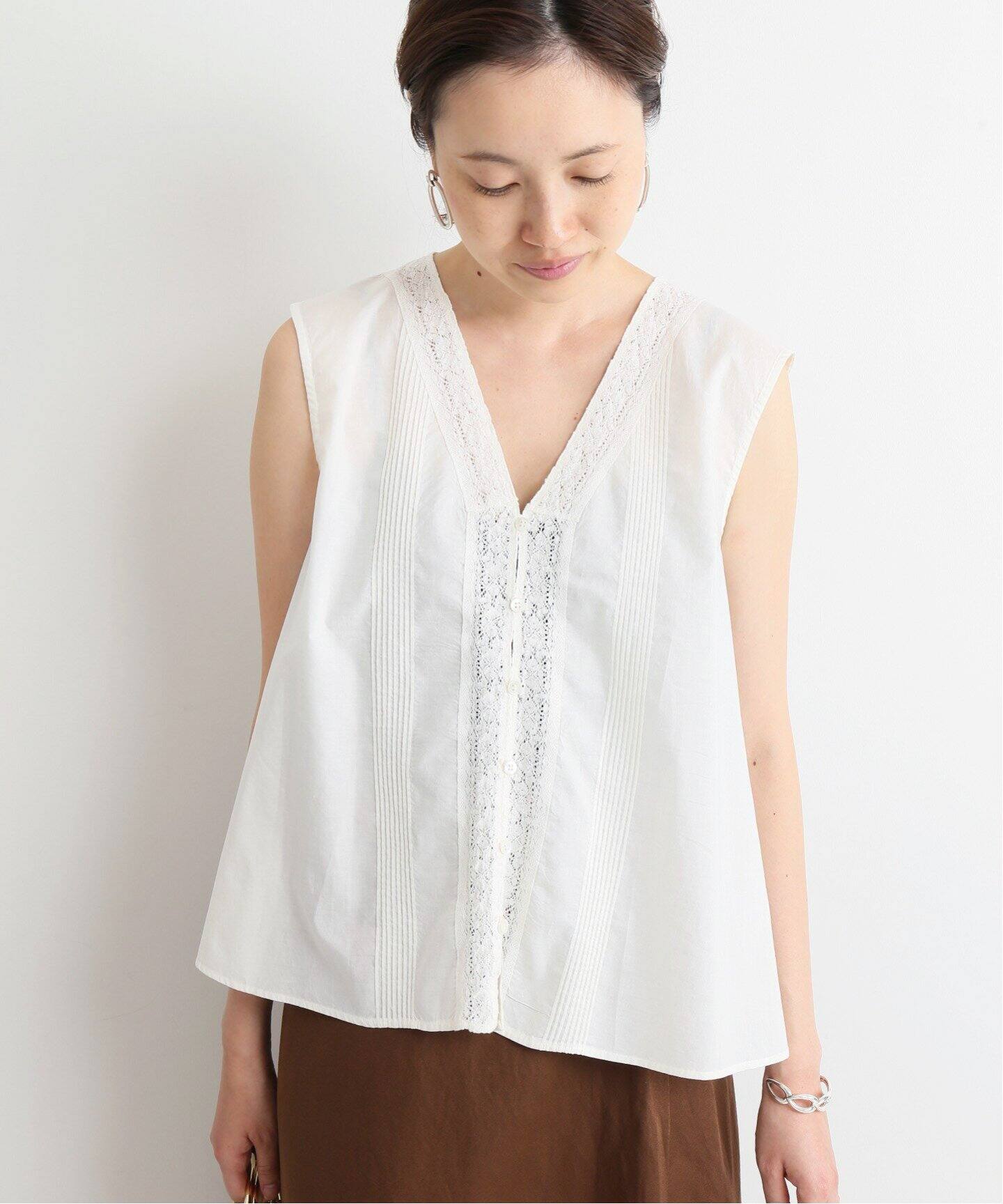 超熱 ❤︎美品❤︎ スローブイエナ Vネック ノースリーブ ブラウス 40 ネイビー - シャツ/ブラウス(半袖/袖なし)