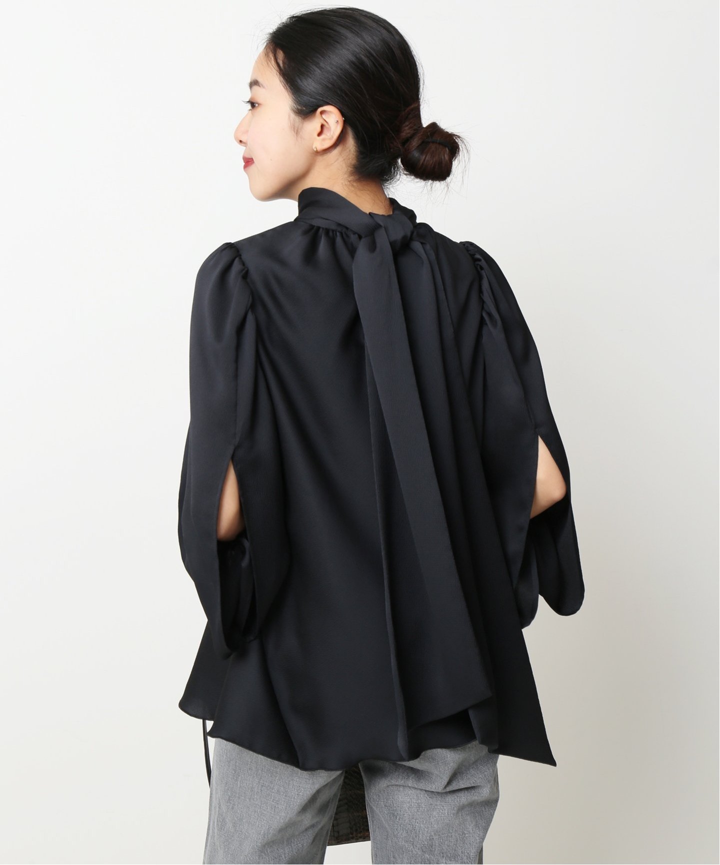 Room No 8 ルームエイト Black Hammer サテン タイ ブラウス