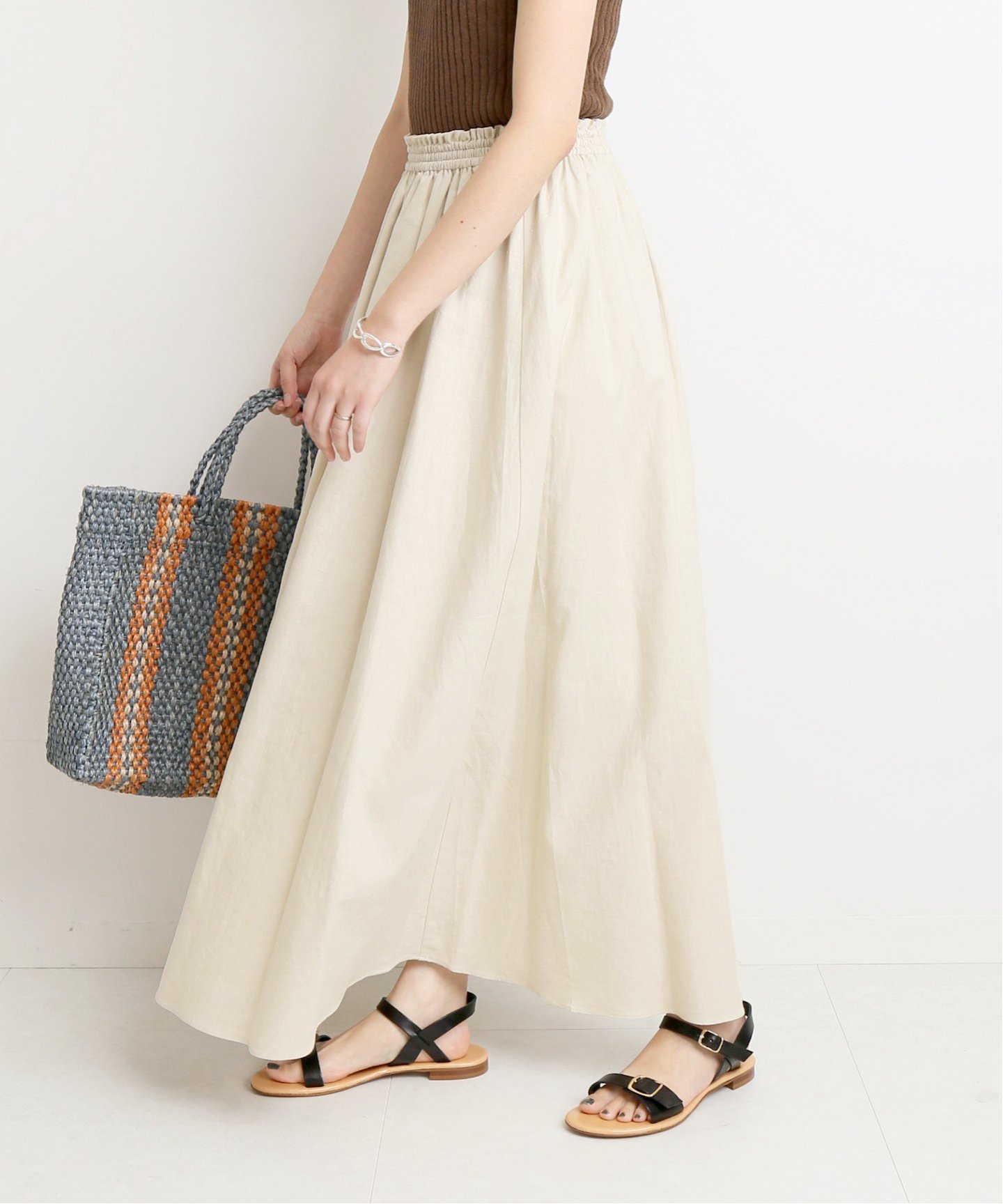 再入荷
SLOBE IENA
《追加2》リネン混ギャザーロングスカート◆
¥9,720税込¥4,860税込50%OFF