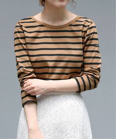 IENA
【LE MINOR/ルミノア】 別注MADEMOISELLE バック Vネックプルオーバー◆
¥12,100税込