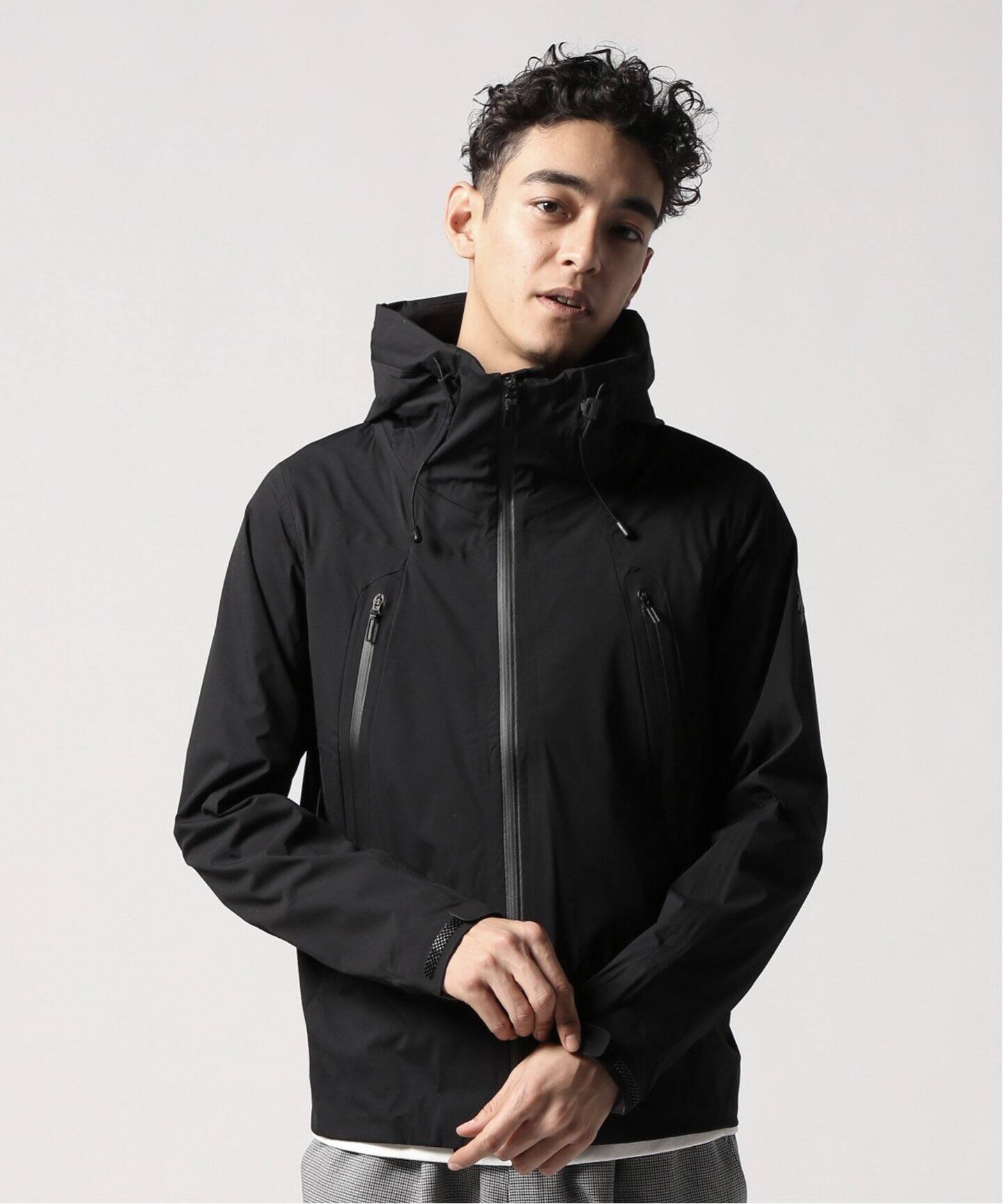 descente shell jacket
