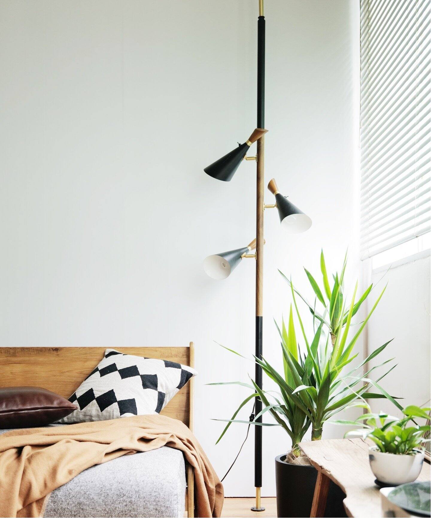 CARDIFF POLE LAMP カーディフ ポールランプ（照明）｜ACME Furniture 