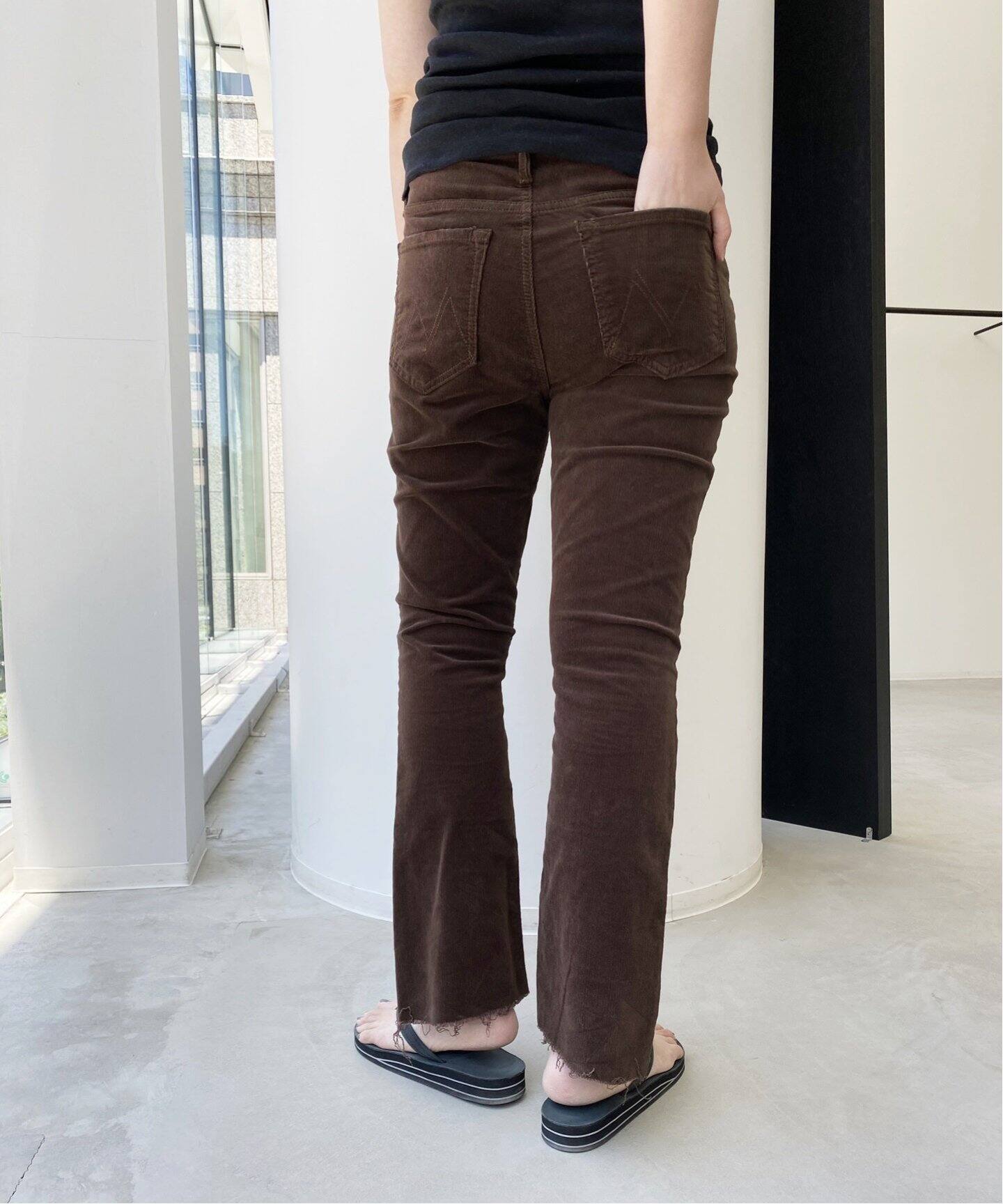 MOTHER/マザー】INSIDER CROP(コーデュロイ)|L'Appartement