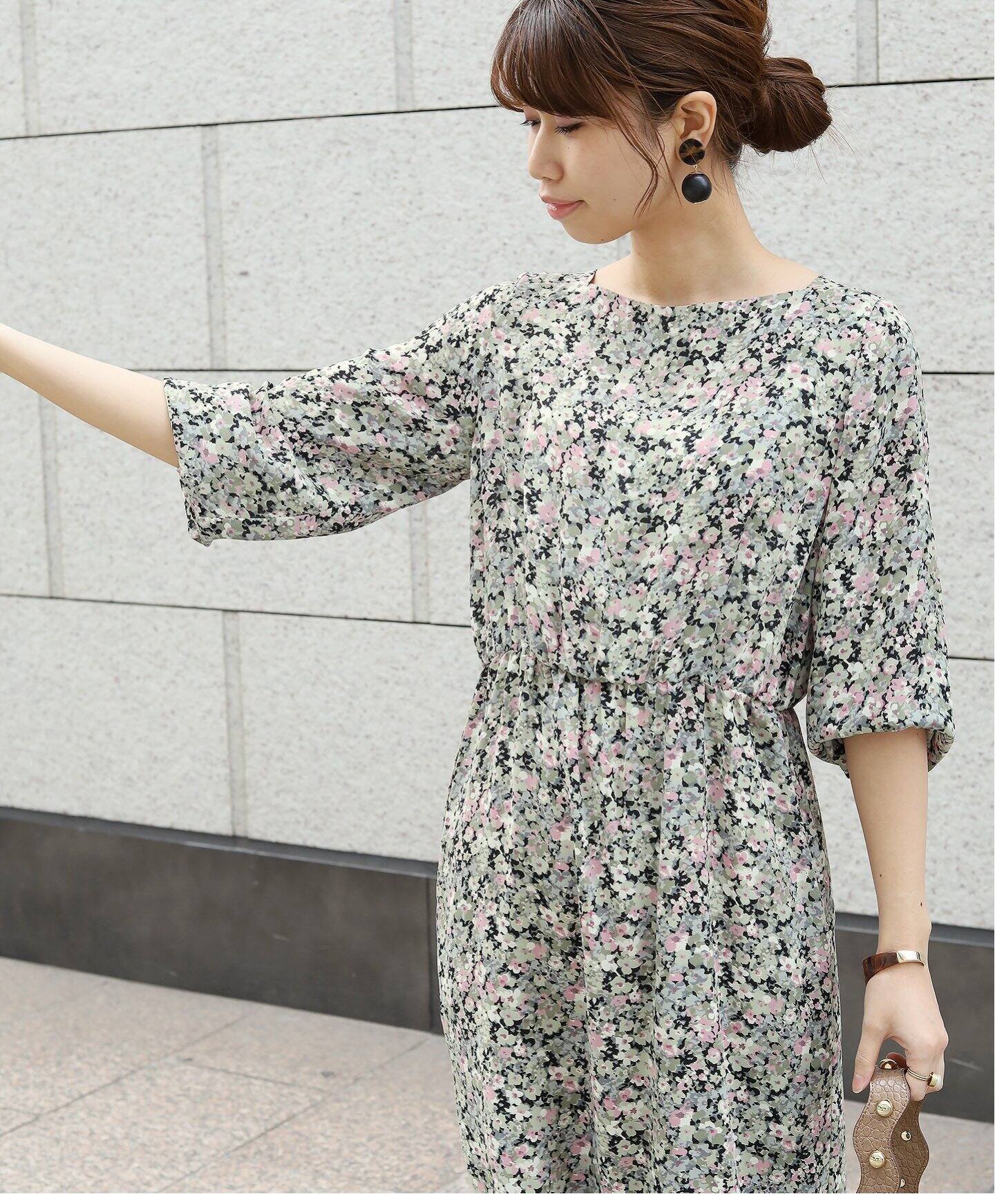 ナシジフラワープリントワンピース La Totalite ラ トータリテ 公式のファッション通販 Baycrew S Store