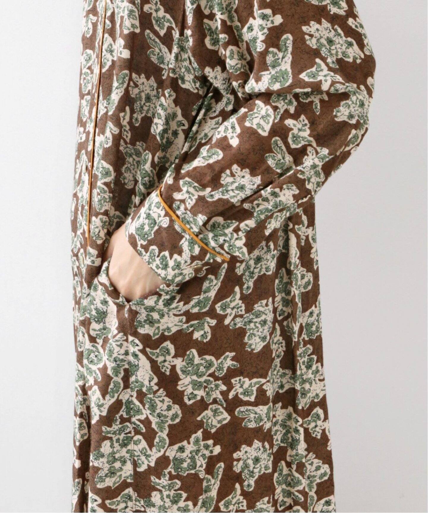 国内正規品 限定 ペイズリープリントパイピングワンピース クリアランス