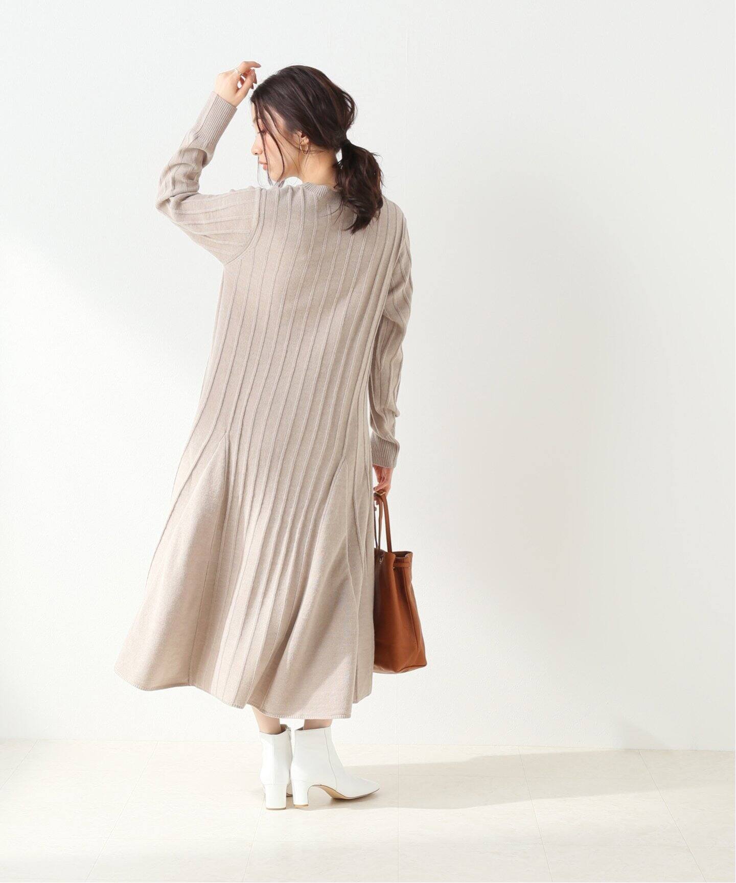 ピンタックフレアニットワンピース Slobe Iena スローブ イエナ 公式のファッション通販 Baycrew S Store ピンタックフレアニットワンピース Slobe Iena スローブ イエナ 公式のファッション通販 Baycrew S Store