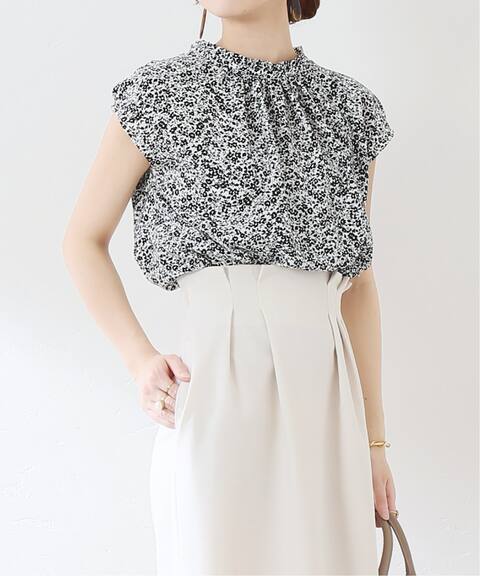 小花柄フリルギャザーブラウス La Totalite ラ トータリテ 公式のファッション通販 Baycrew S Store