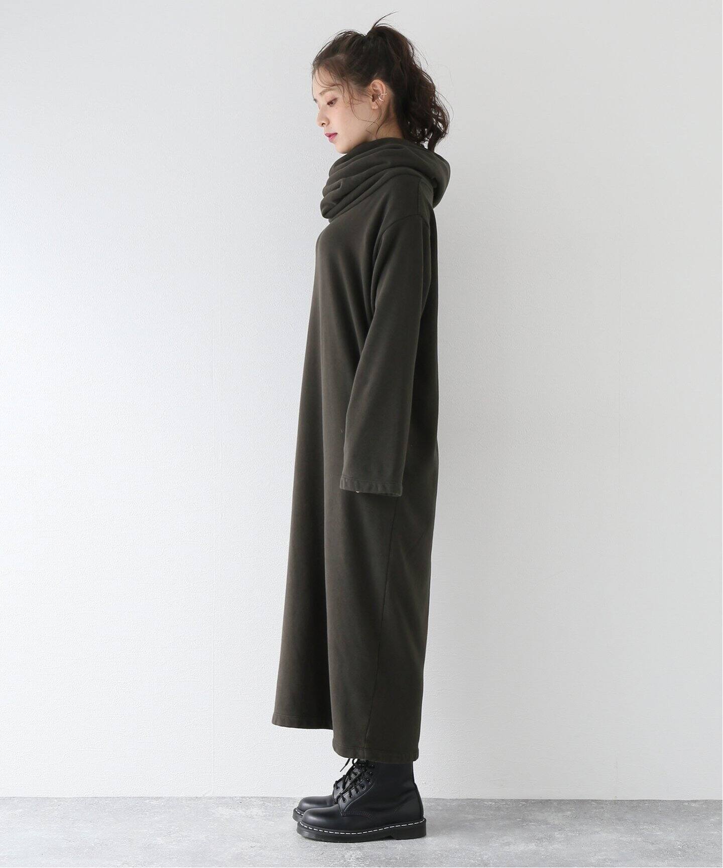 BLACK CRANE/ブラック・クレーン】 DONUT NECK DRESS：ワンピース  