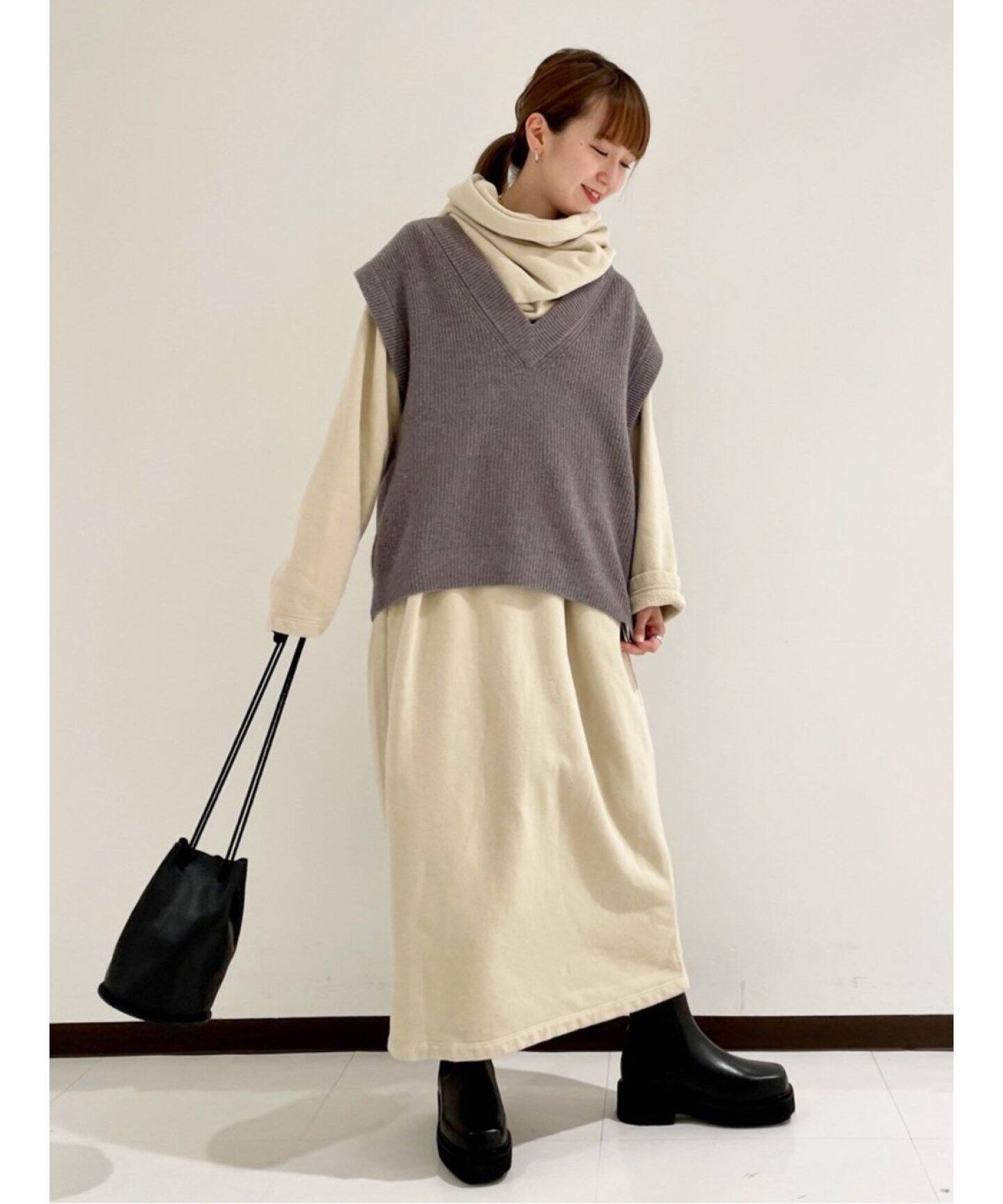 BLACK CRANE/ブラック・クレーン】 DONUT NECK DRESS：ワンピース  