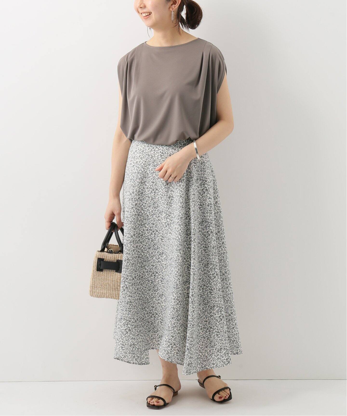 タックデザイントップス◇|IENA(イエナ)公式のファッション通販 【超目玉枠】 イエナ トップス グレー ブラック シャツ/ブラウス(半袖/袖なし)