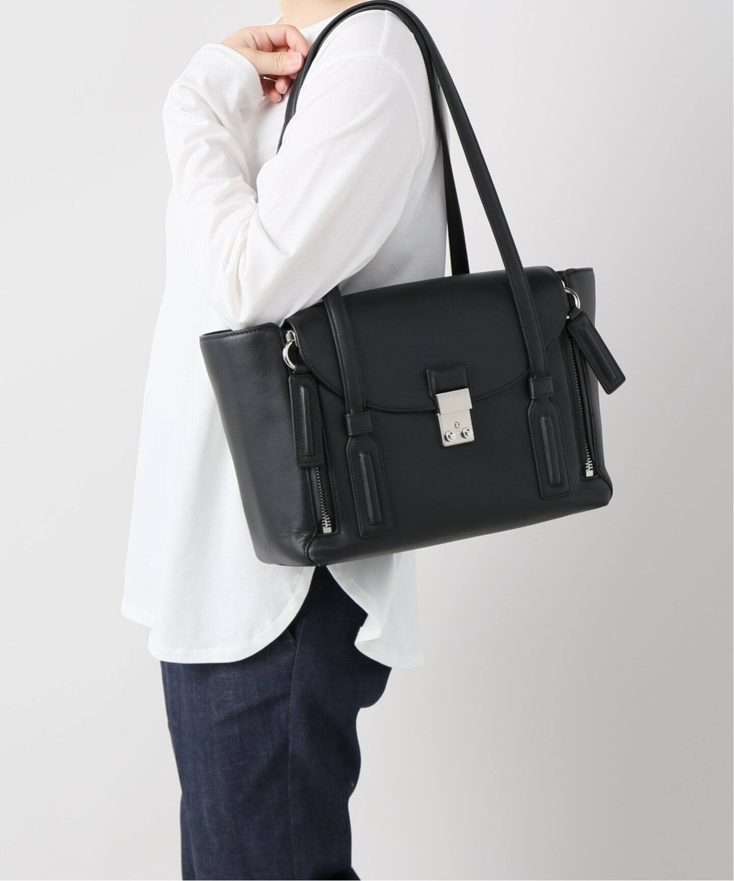 3 1phillip Lim 3 1 フィリップ リム Pashli Medium Shoulder Bag バッグ Journal Standard L Essage ジャーナルスタンダード レサージュ 公式のファッション通販 Baycrew S Store