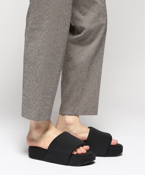 Y 3 ワイスリー Slide Pulp パルプ 公式のファッション通販 Baycrew S Store Y 3 ワイスリー Slide Pulp パルプ 公式のファッション通販 Baycrew S Store