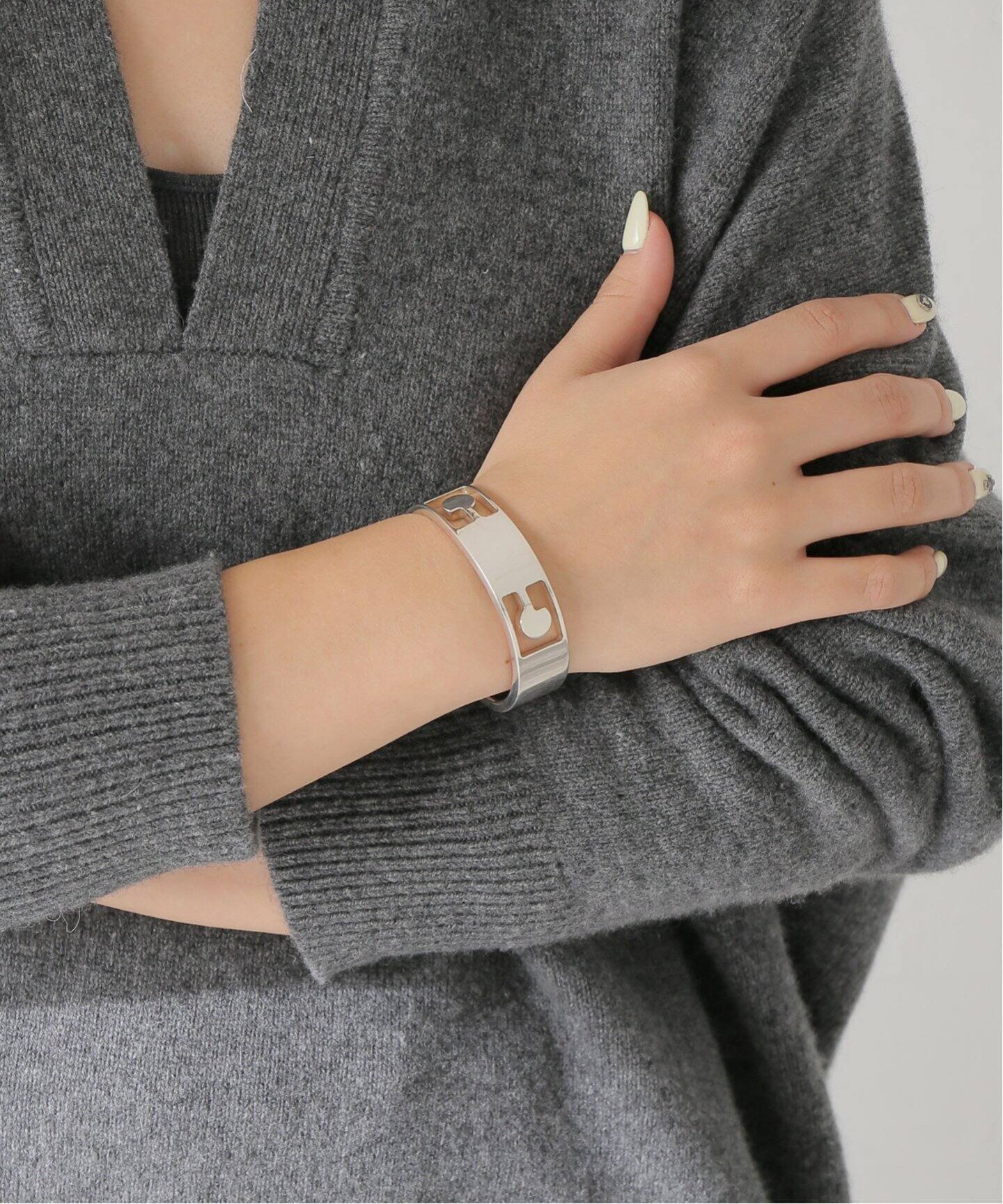 GUCCI / グッチ】G Bangle SLV925（ブレスレット・バングル）｜HIROB 