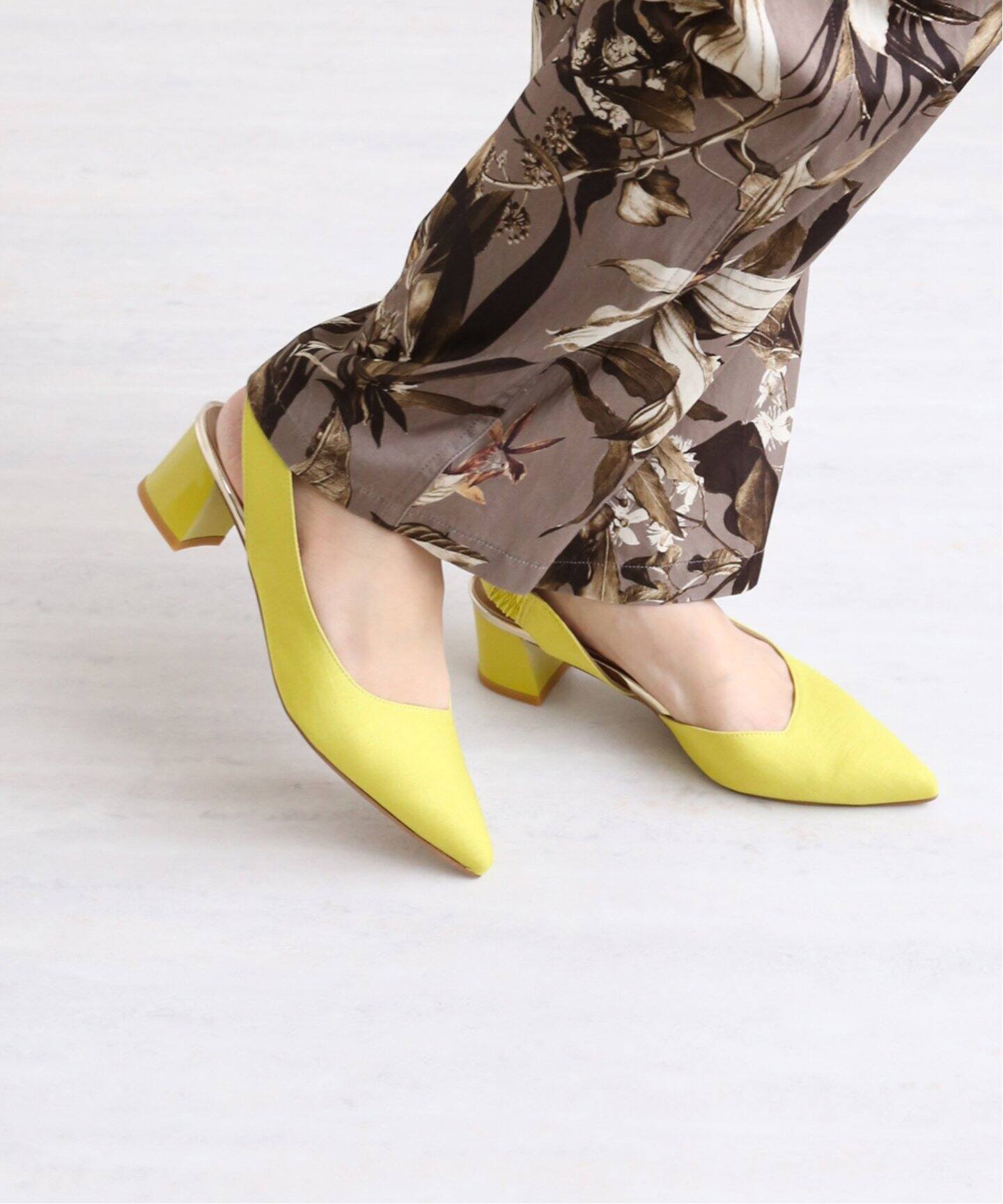 Le talon/Grise pointed chunky heel