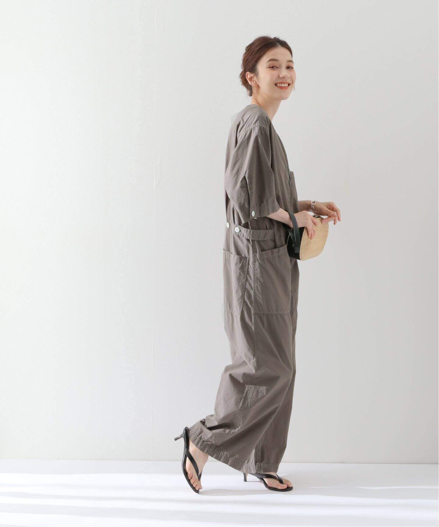 極美品☘️spick&span ノーカラーハーフスリーブジャンプスーツ 美品】Spick&Span ノーカラー ハーフスリーブ ジャンプスーツ