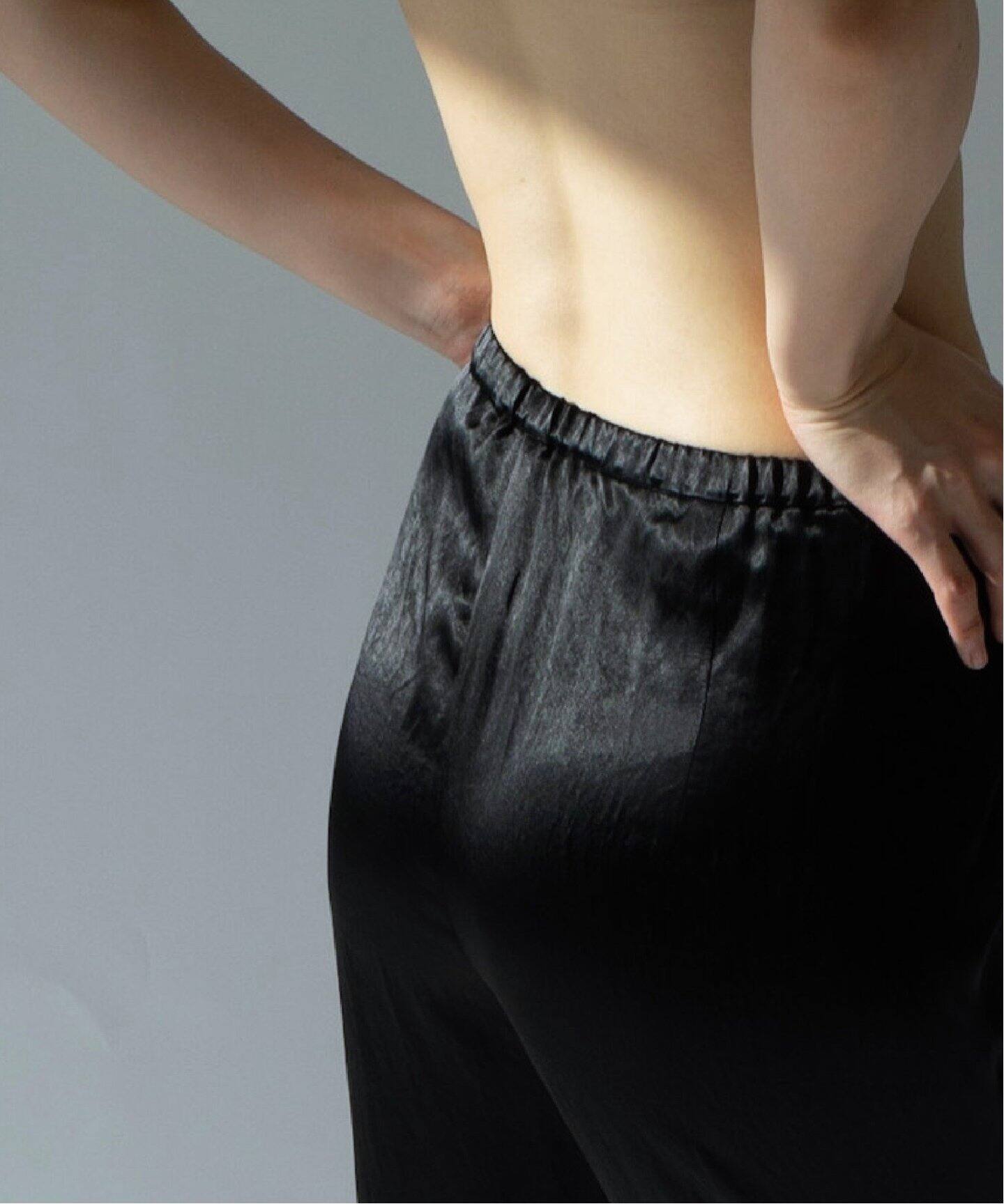 Junko Katoh For NOBLE】Mizu Satin pants（その他パンツ）｜NOBLE