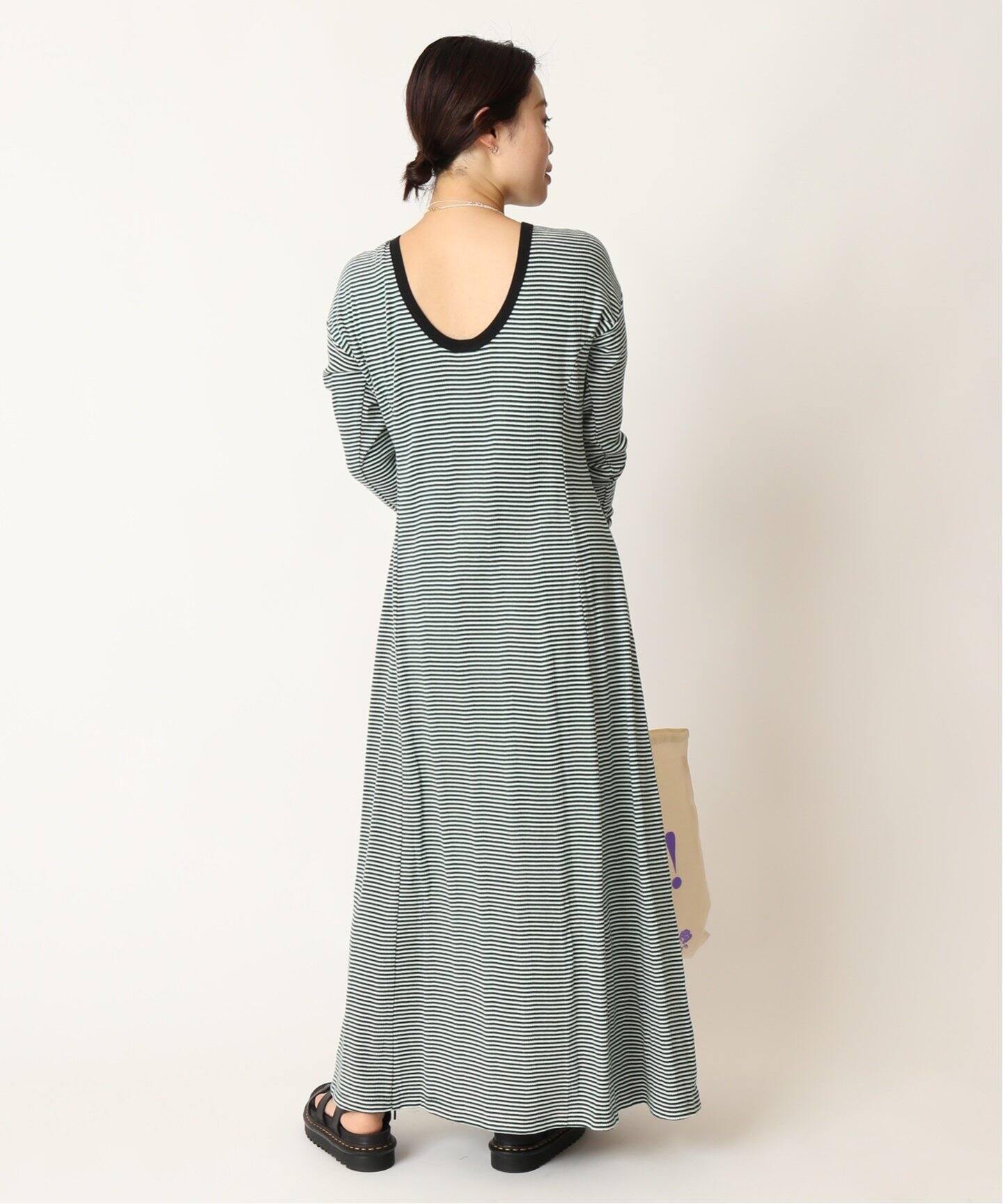 絶対一番安い Asos 刺繍入りプリーツマキシワンピース ネイビー 関税込 値引きする Www Premiervbleague Com