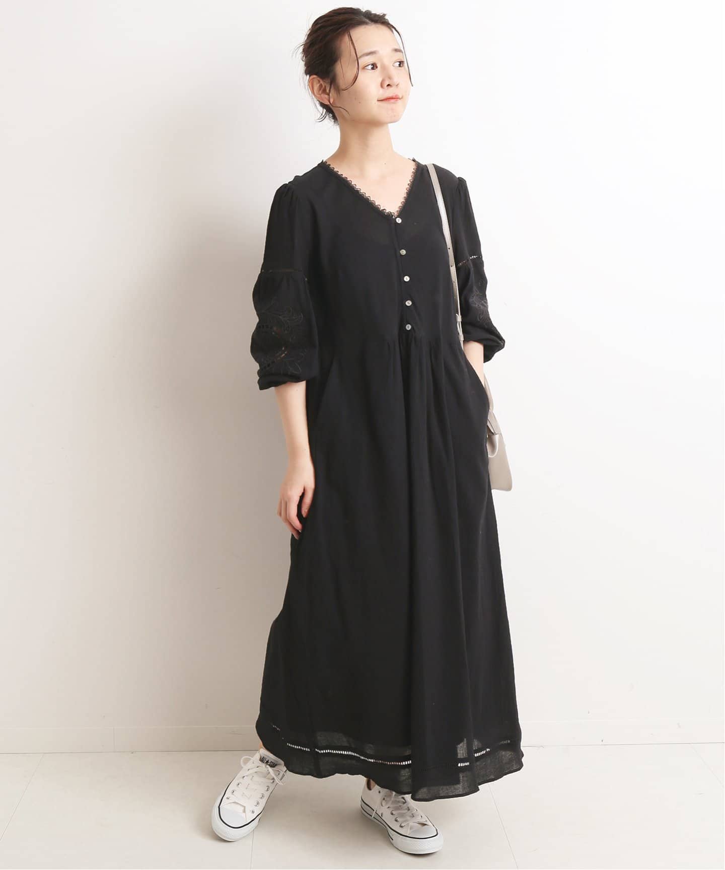 【最安値】 Slobe Iena ブラック エンブロイダリーレースVネックワンピース ワンピース