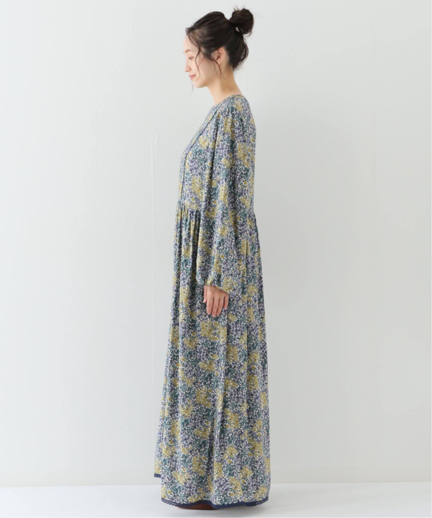 Deveaux マルチフラワーキルティングワンピース（ワンピース）｜SLOBE  