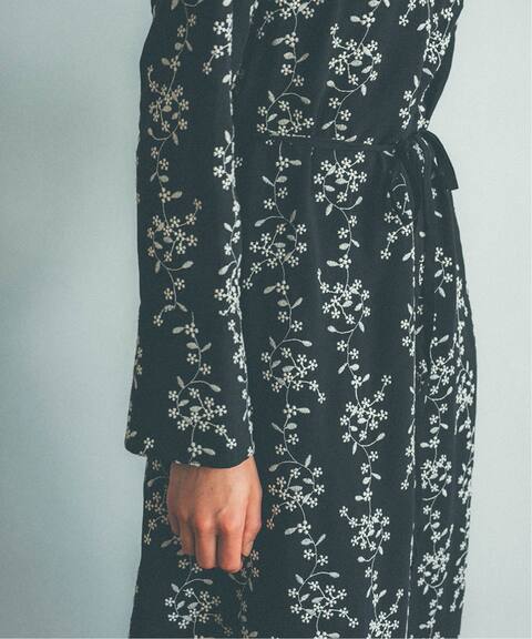 Clane クラネ Stripe Flower Embroidery ワンピース Slobe Iena スローブ イエナ 公式のファッション通販 Baycrew S Store Clane クラネ Stripe Flower Embroidery ワンピース Slobe Iena スローブ イエナ 公式のファッション通販 Baycrew S Store