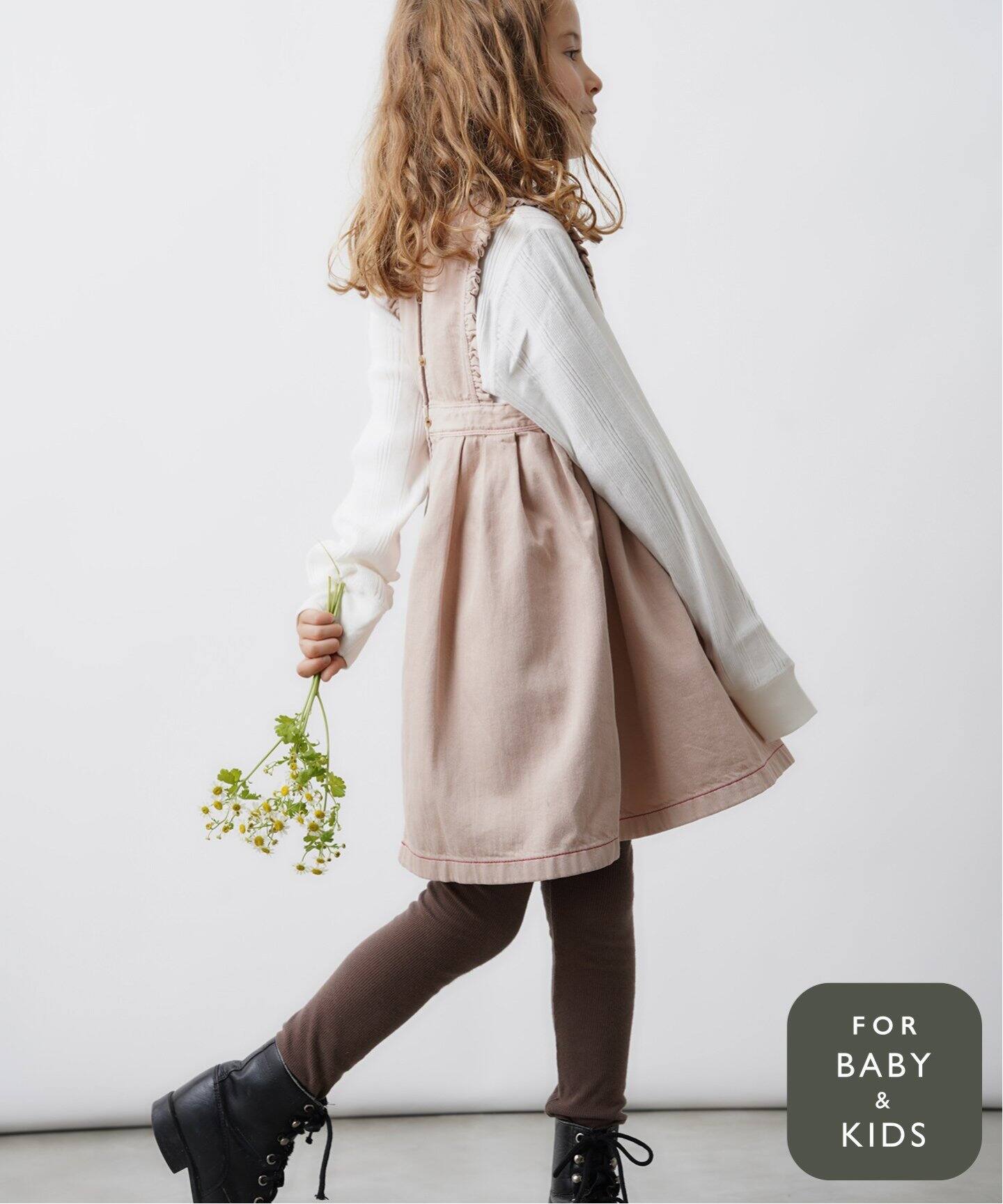 himher*YANUK】カラーデニムエプロンドレス kids（ワンピース）｜IENA  