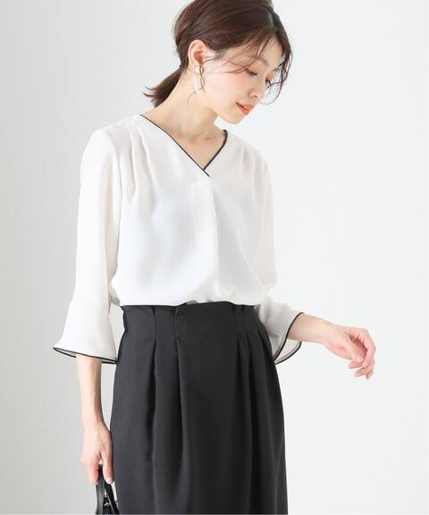 ナシジvネックバイカラーブラウス La Totalite ラ トータリテ 公式のファッション通販 Baycrew S Store