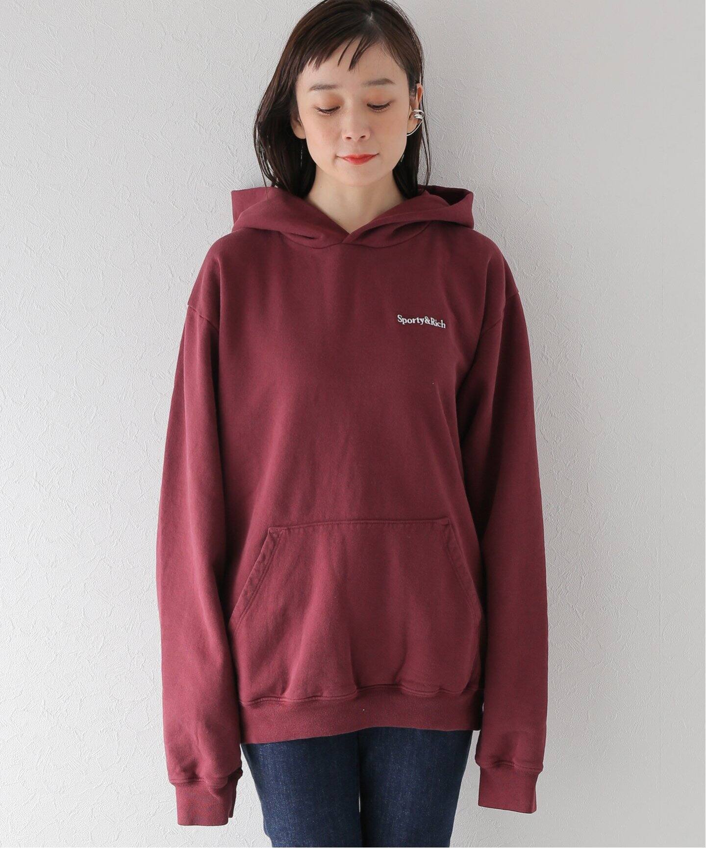 SPORTY&RICH/スポーティアンドリッチ】SERIF LOGO HOODIE：パーカー 