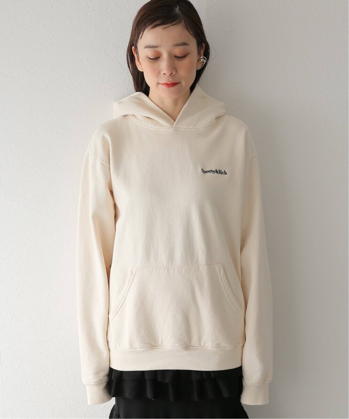 SPORTY&RICH/スポーティアンドリッチ】SERIF LOGO HOODIE：パーカー 