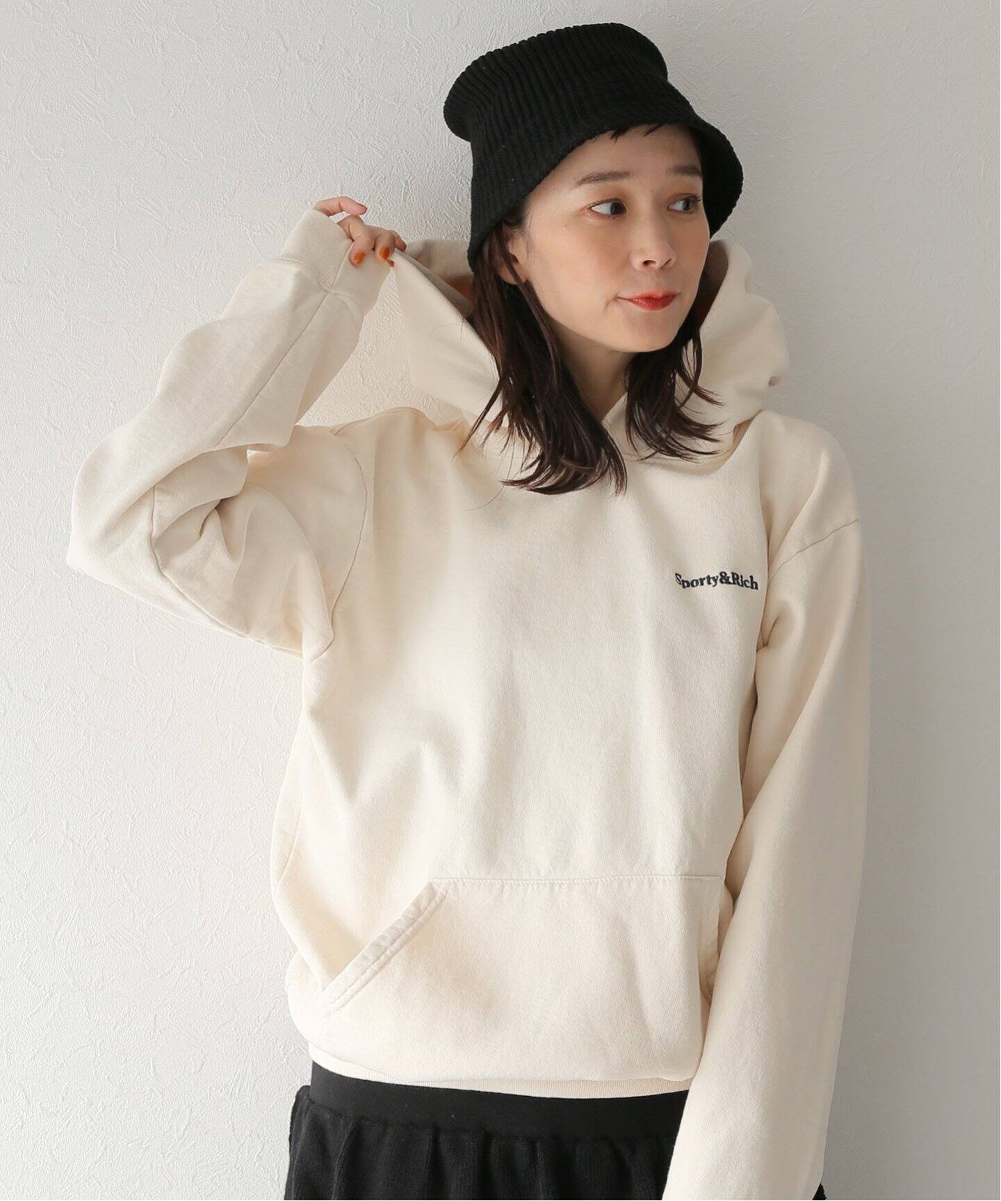 SPORTY&RICH/スポーティアンドリッチ】SERIF LOGO HOODIE：パーカー  