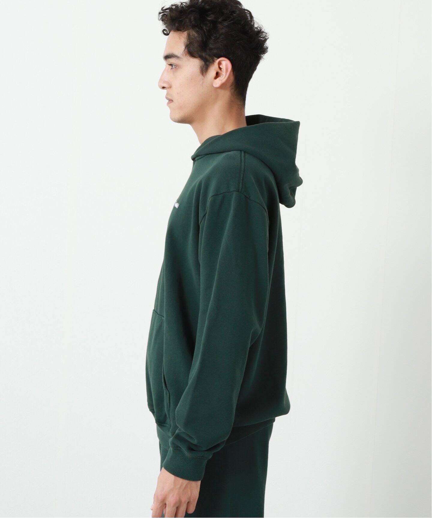 Sporty＆Rich / スポーティアンドリッチ】 SERIF LOGO HOODIE 