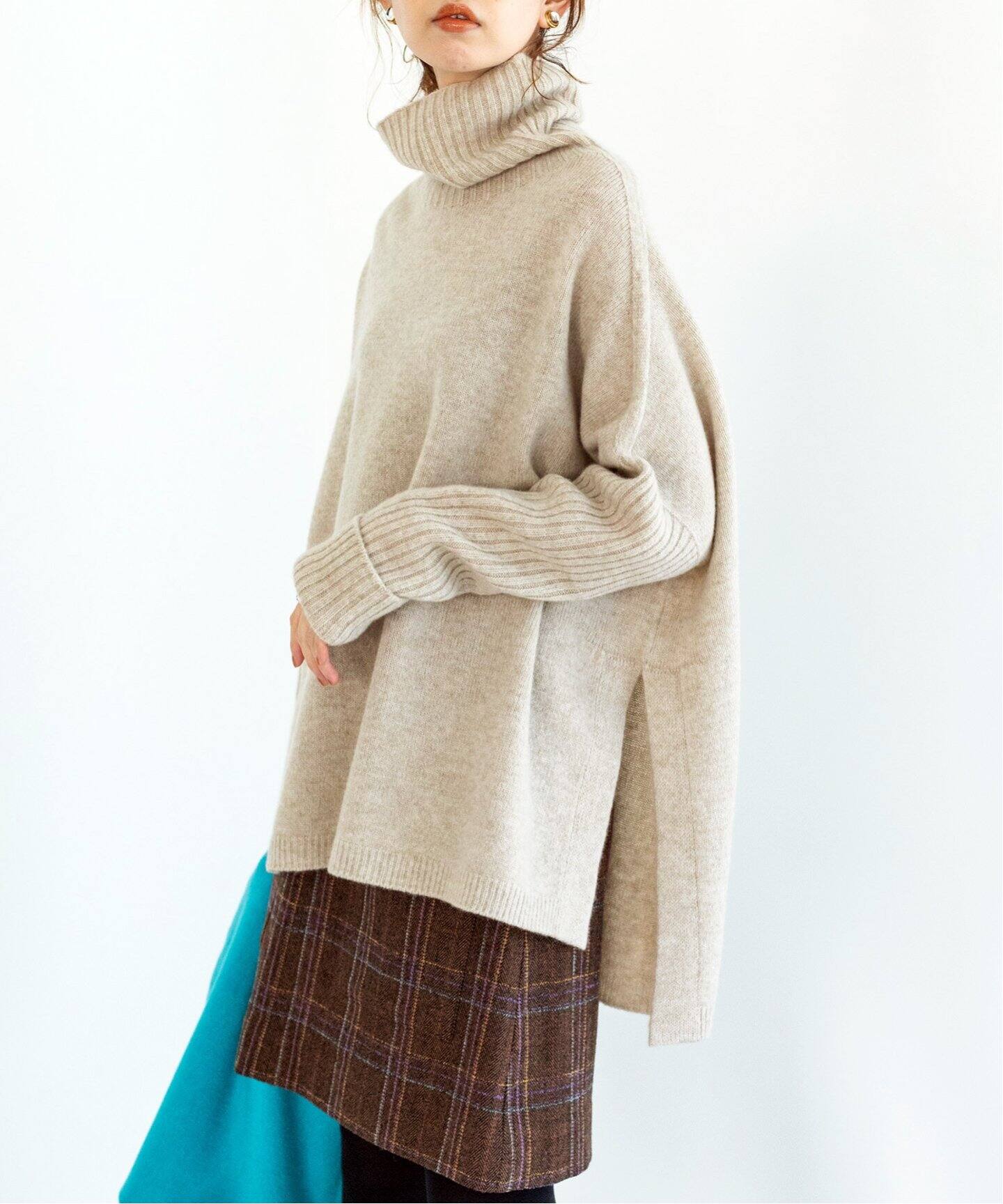 ウールカシミヤ脇スリットタートルネックプルオーバー◇（ニット  