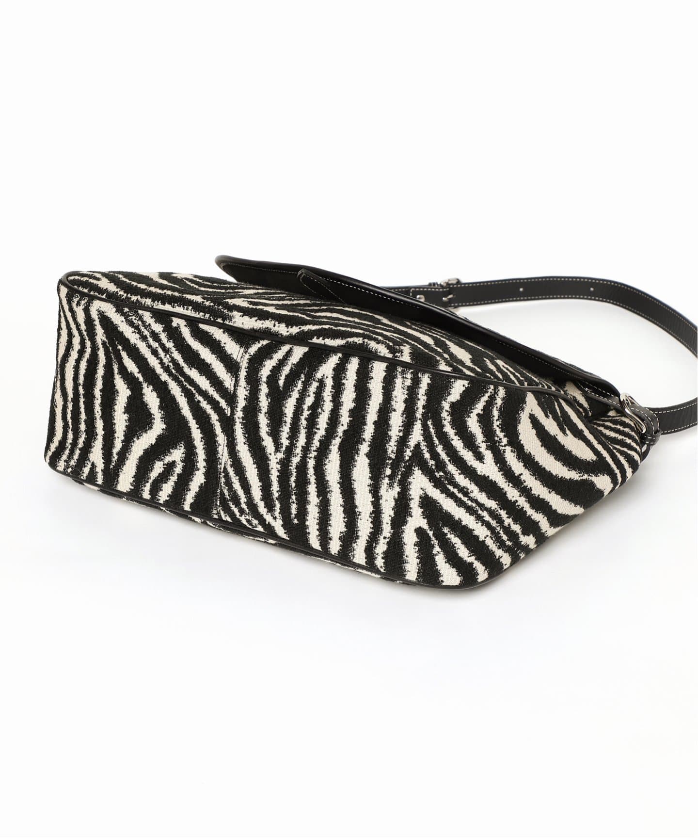 A VACATION MINI KIKI ZEBRA ゼブラ ショルダーバッグ A VACATION（アヴァケーション）の「【A VACATION】MINI KIKI