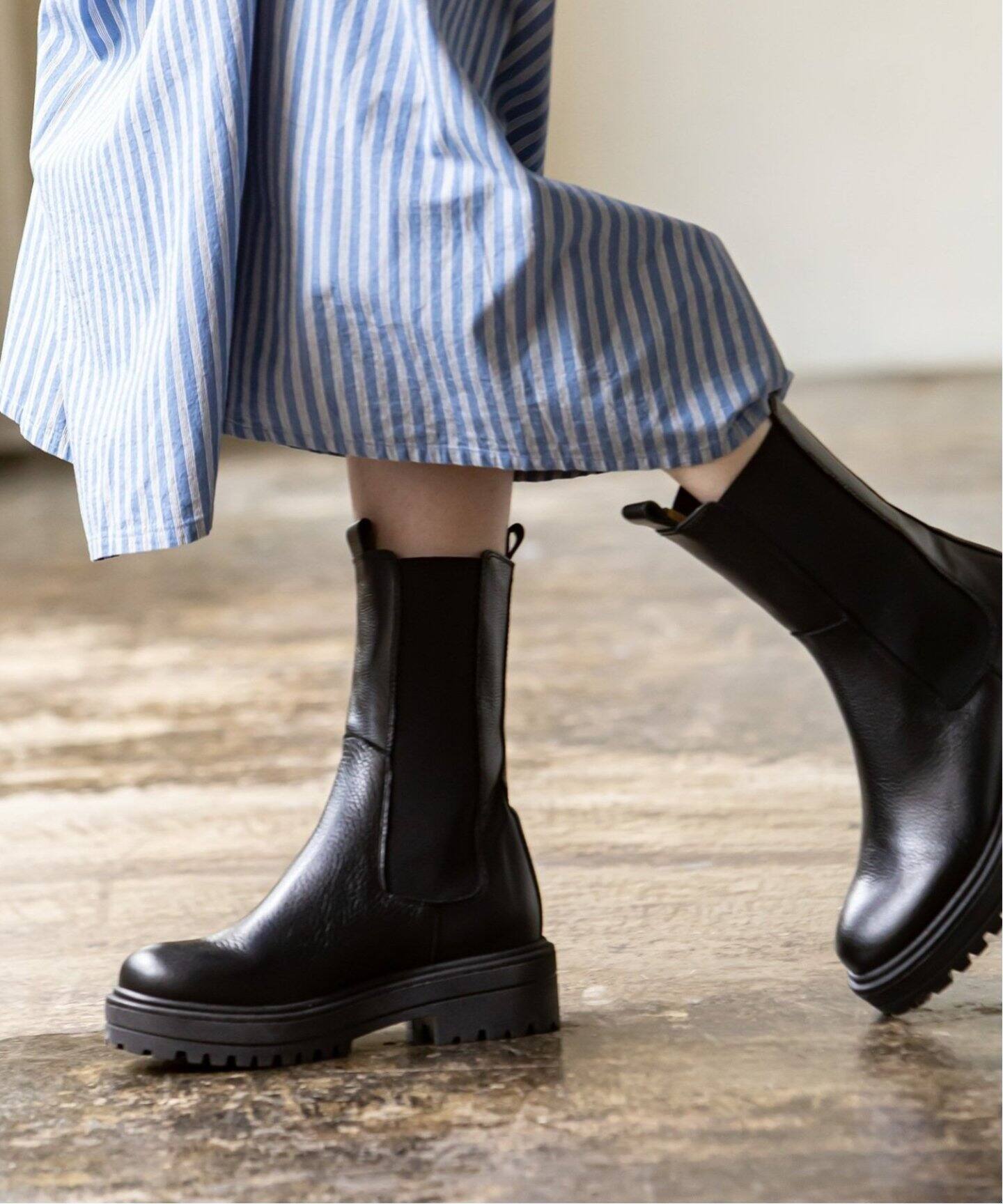 CARMEN SALAS】 速けれ サイドゴアブーツ 