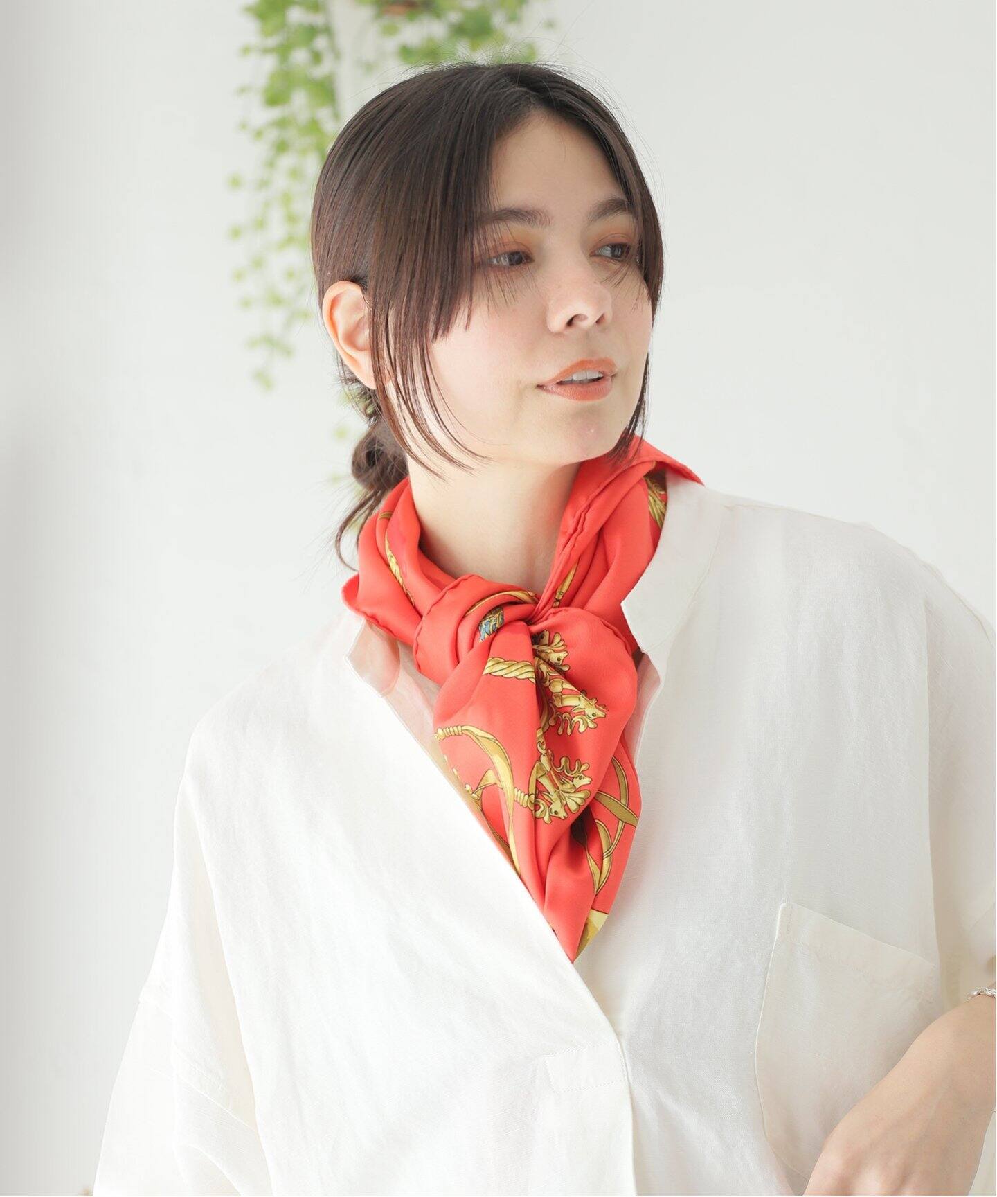 エルメス HERMES ぶる カレ90 スカーフ『LES CAVALIERS D