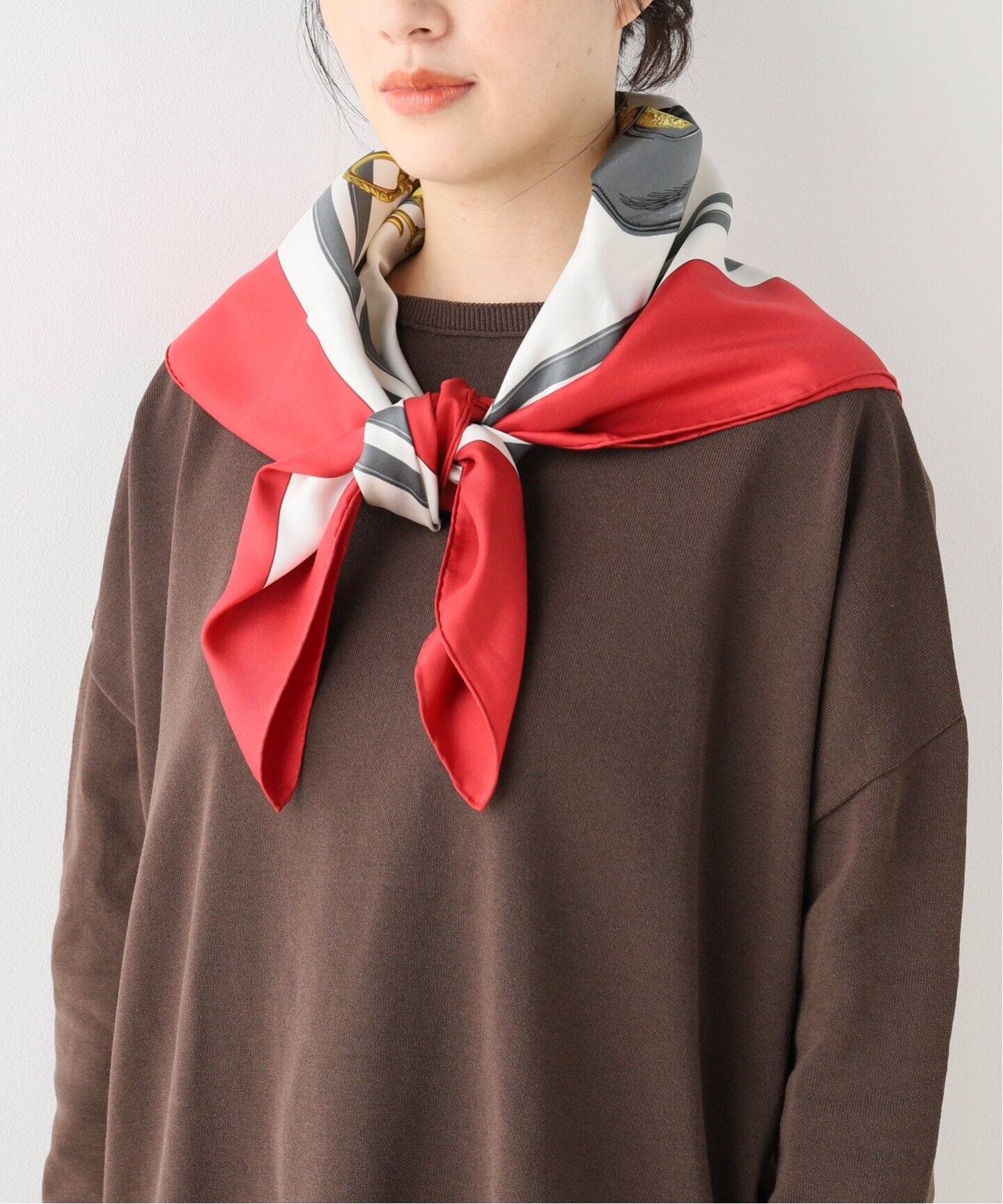 HERMESスカーフ カレ 白う