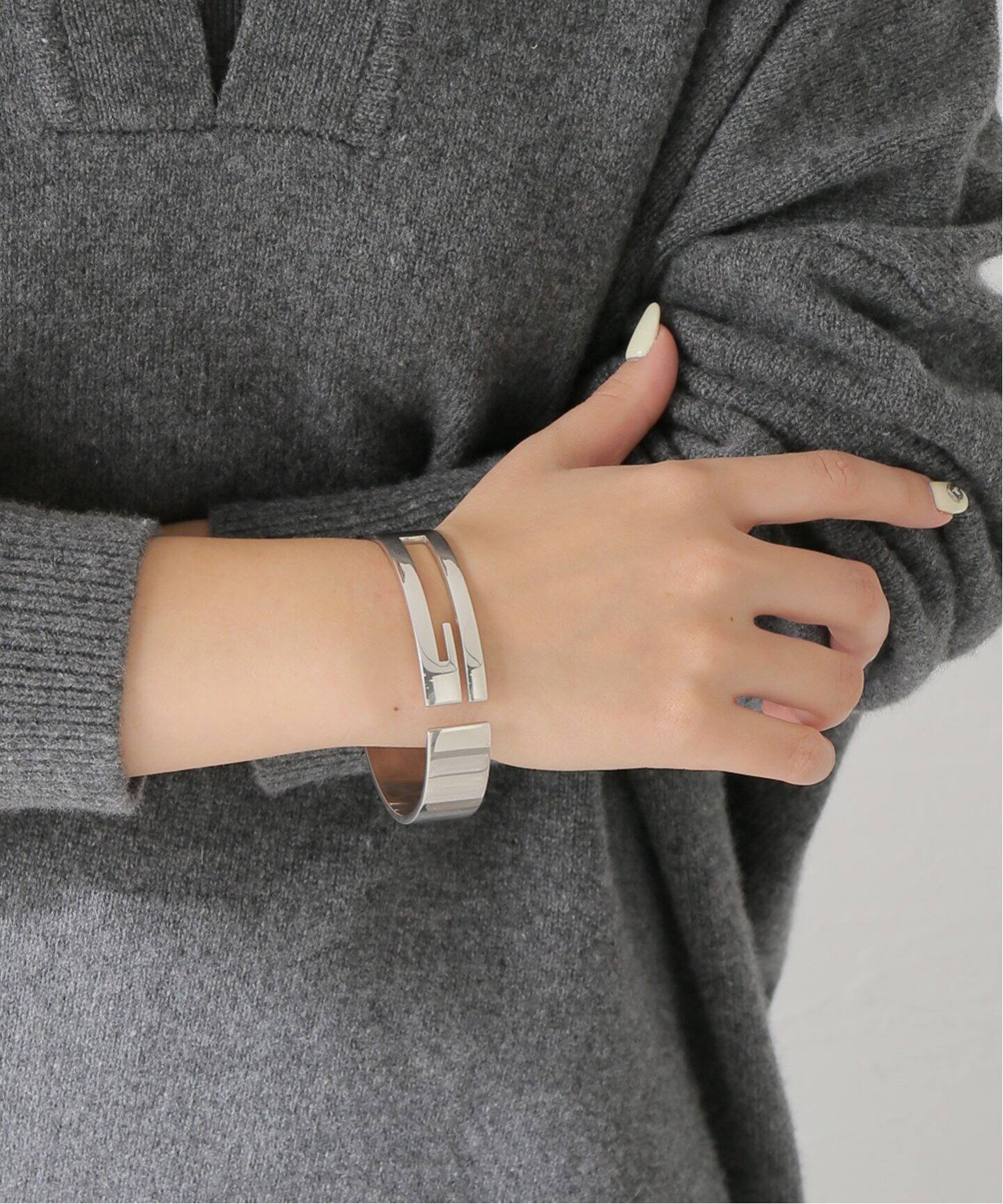 GUCCI / グッチ】G Bangle SLV925（ブレスレット・バングル）｜HIROB 