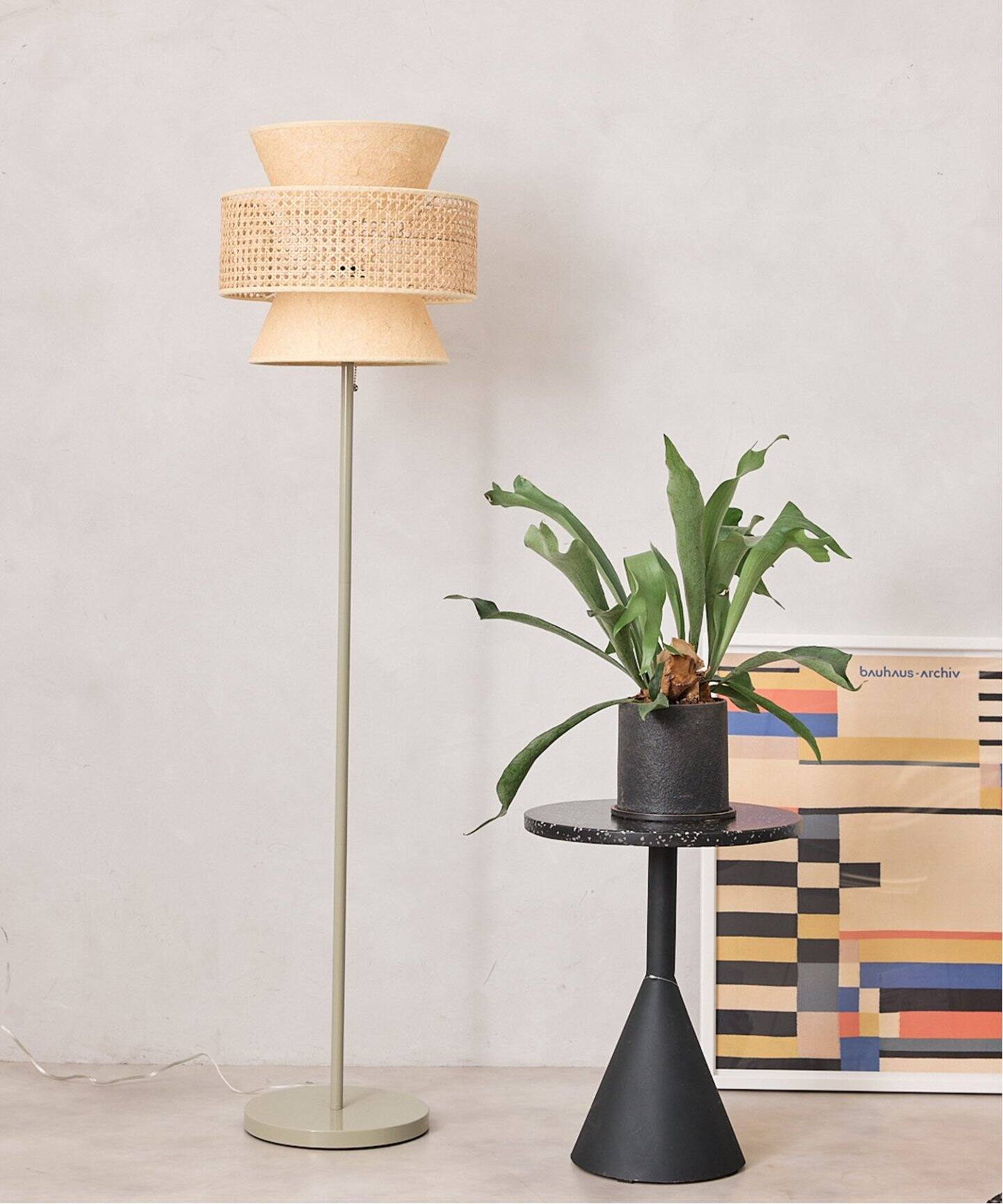 Marta Floor Lamp マルタ フロアランプ（照明）｜JOURNAL STANDARD 
