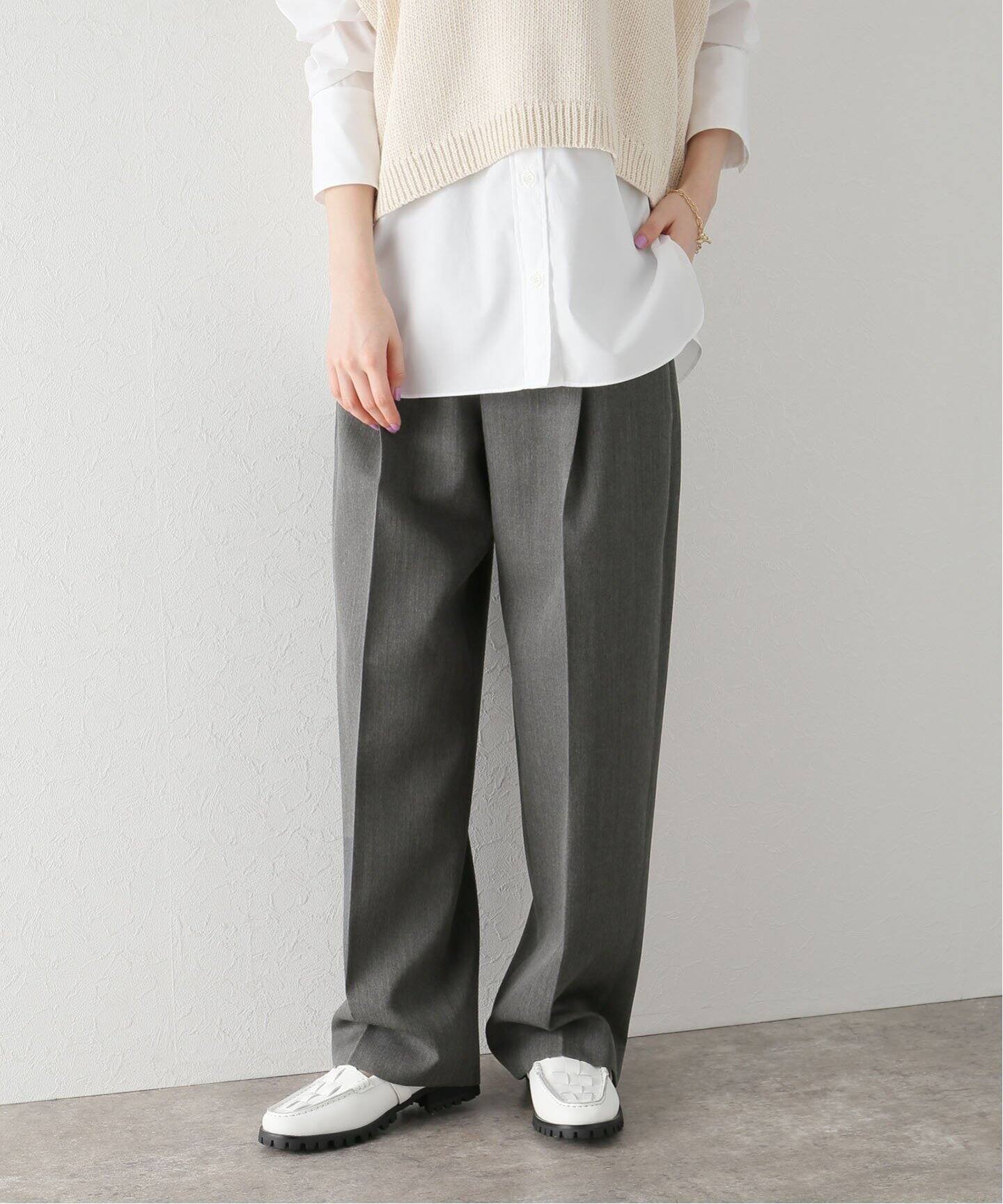 ATON / エイトン】WOOL GABARDINE TUCKED WIDE PANTS（スラックス  