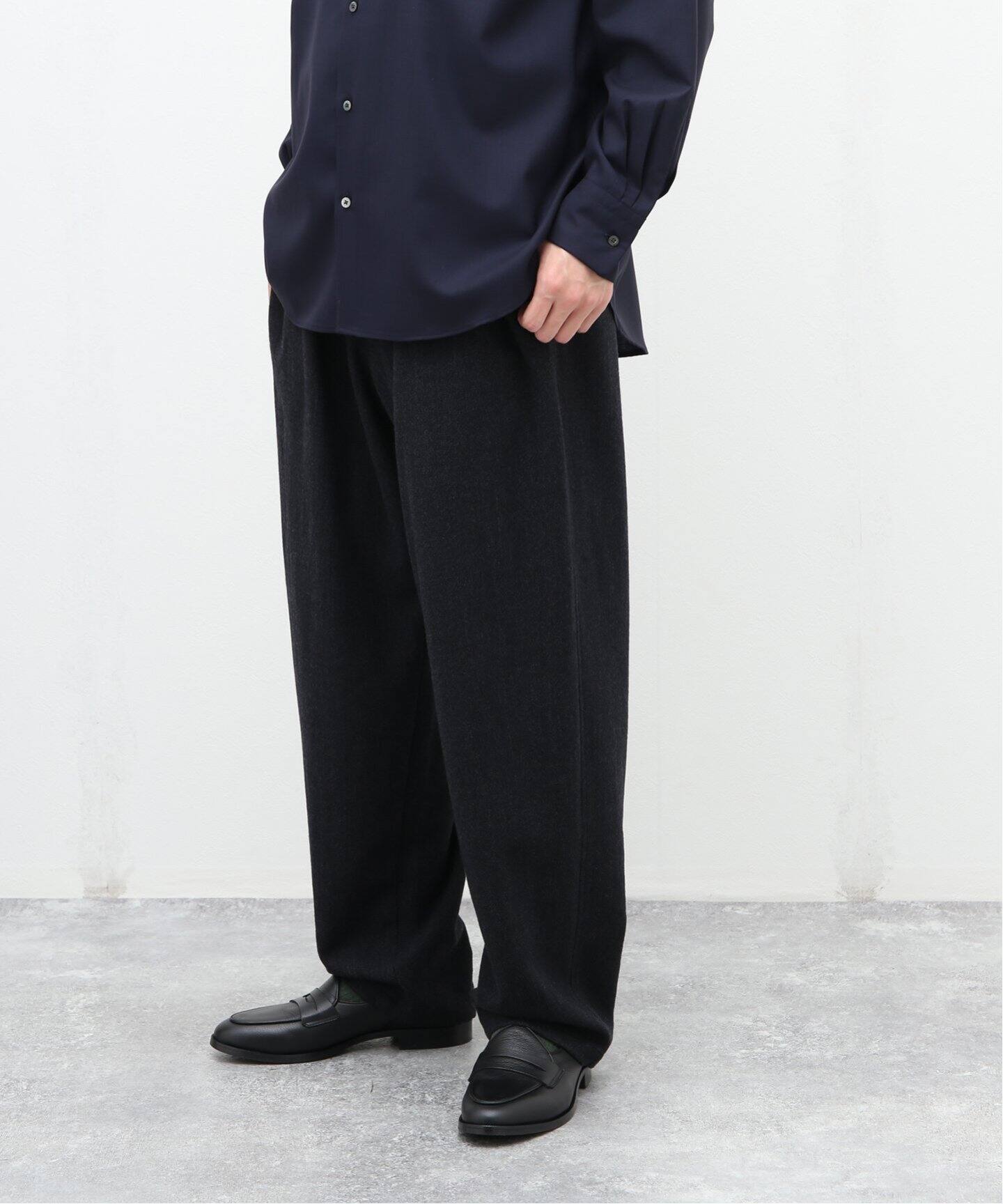 COMOLI / コモリ】リファインウール ドローストリングパンツ（その他  