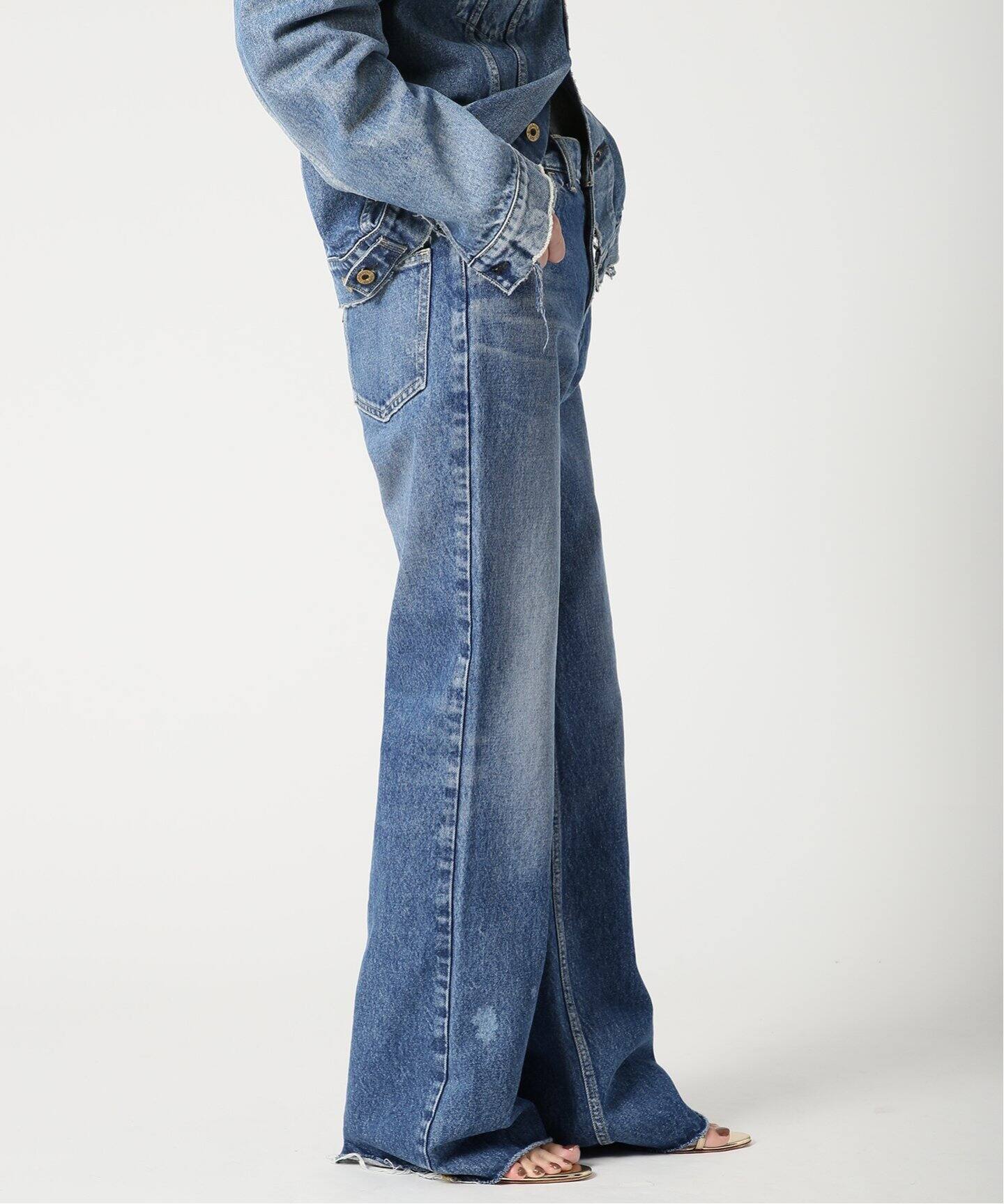 MADISONBLUE/マディソンブルー】 HEM CUT FLARE デニム（デニムパンツ  