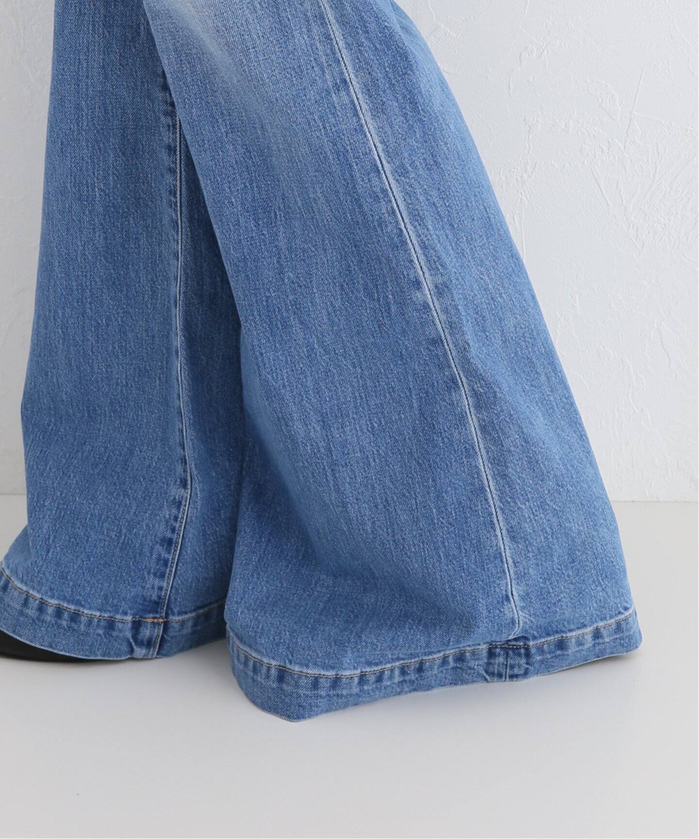 ROLLAS/ローラス】 FLARE DENIM パンツ（デニムパンツ・ジーンズ  